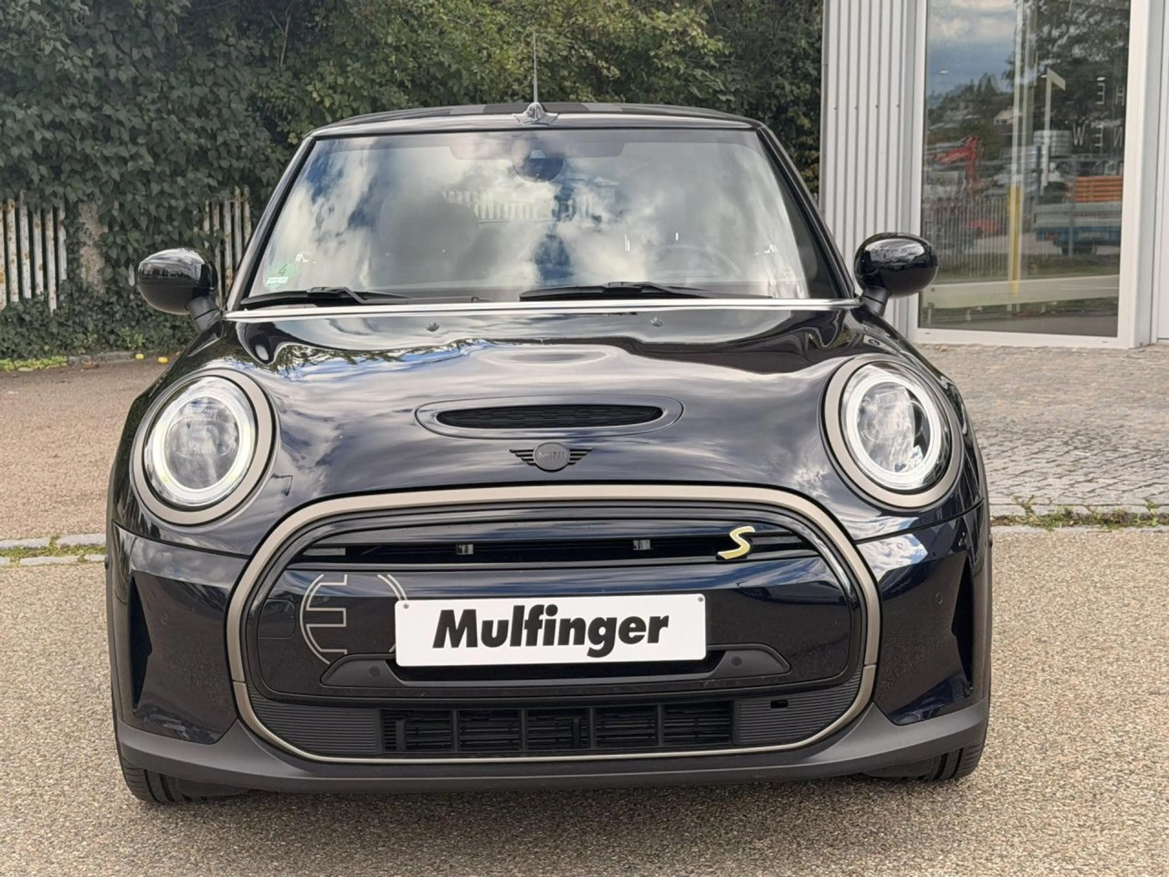 MINI Cooper SE CooperSE Cabrio 1 of 999 Resolute HUD ACC Kamera — photo 3