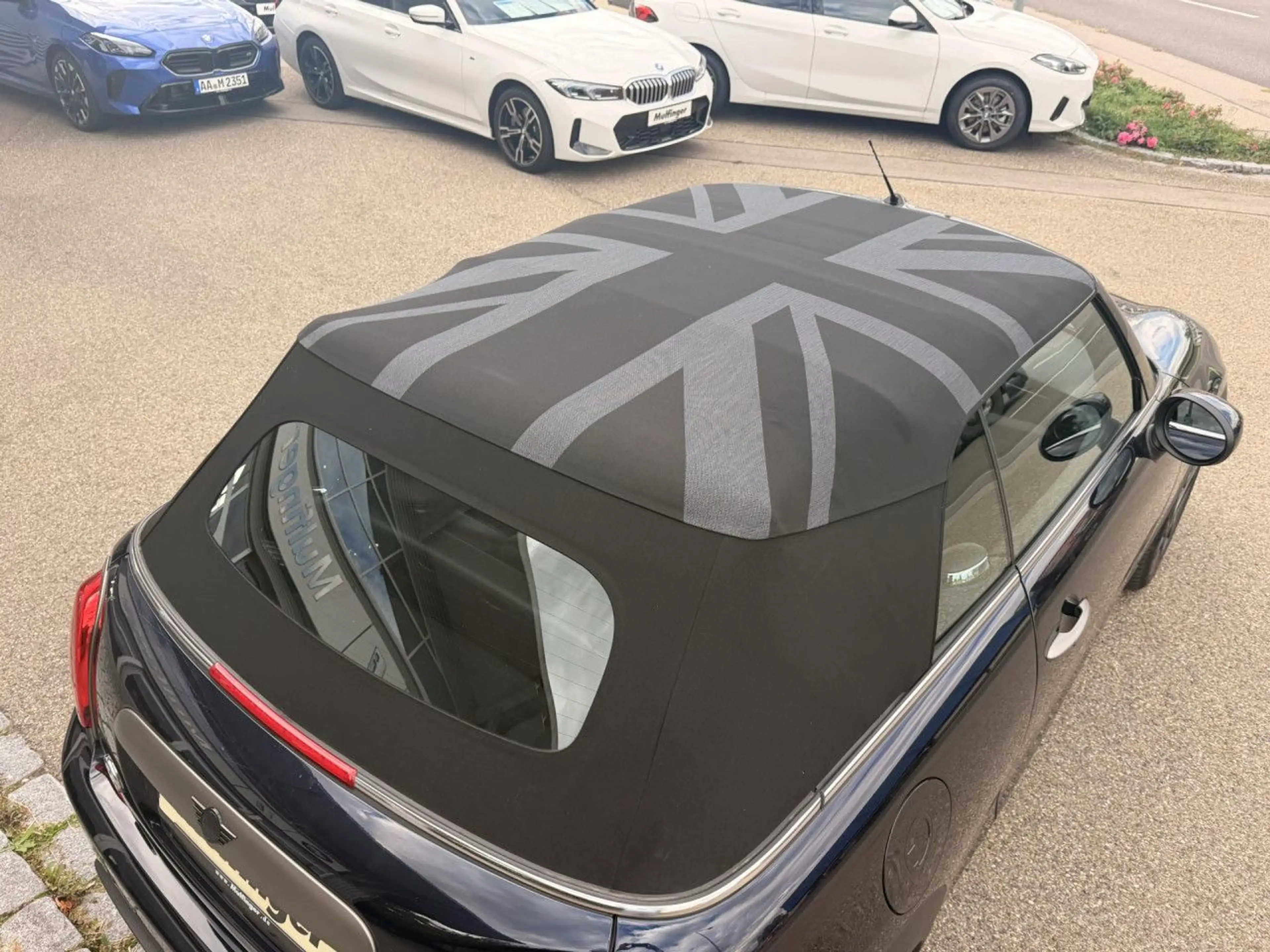 MINI Cooper SE CooperSE Cabrio 1 of 999 Resolute HUD ACC Kamera — photo 12