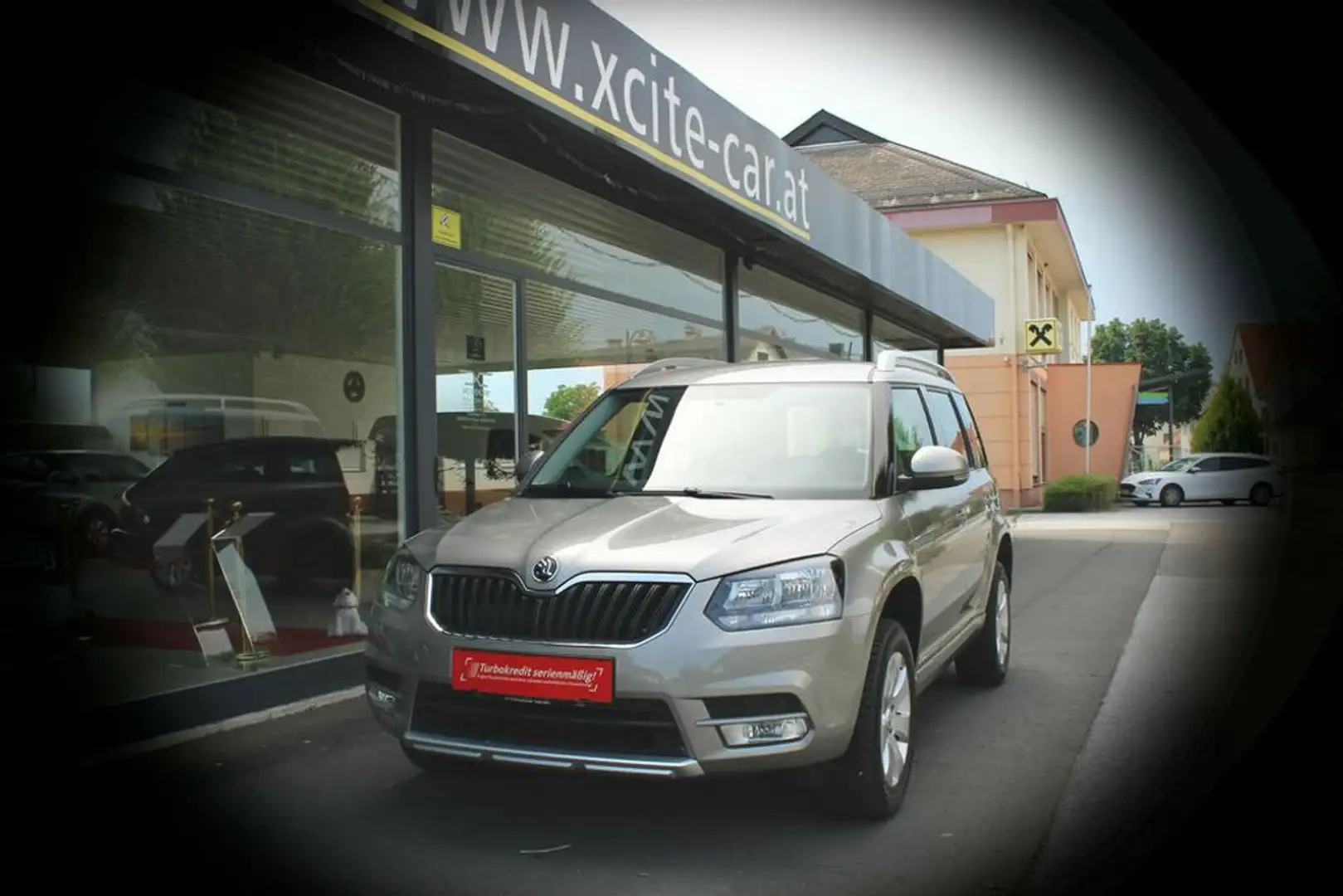 Skoda Yeti 2.0 TDI AMBITION, AHK, 1 JAHR GARANTIE Beige - 1