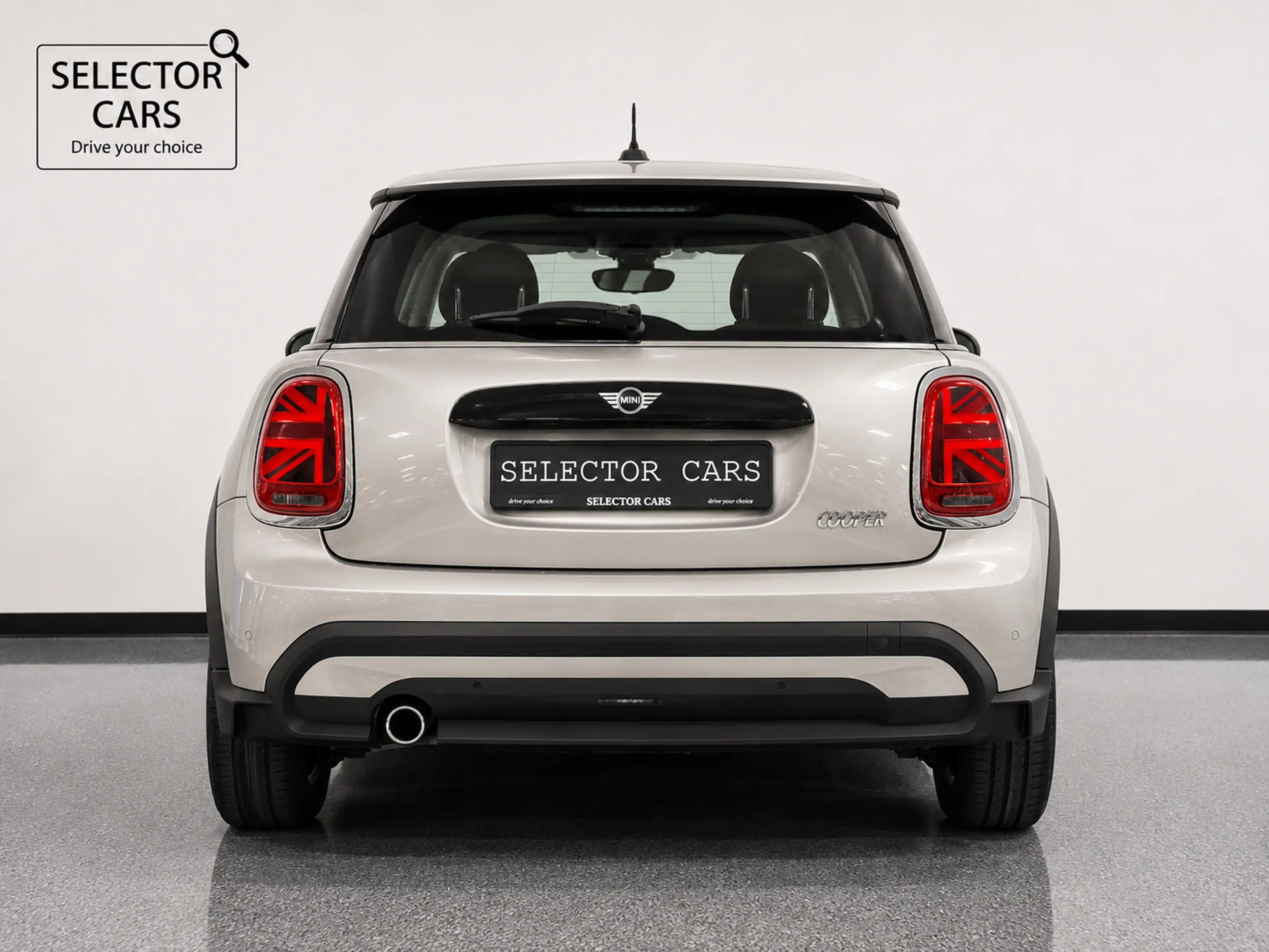MINI Cooper Essential DCT SHZ+NAVI+LED*TOP* — photo 3