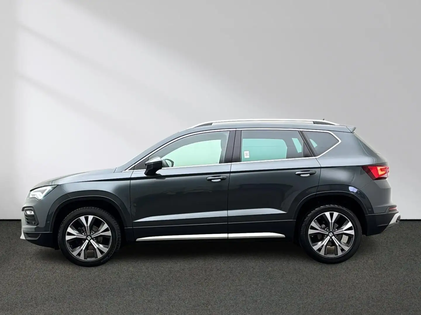 SEAT Ateca Xperience 1.5 TSI DSG Panorama ACC AHK Grün - 2