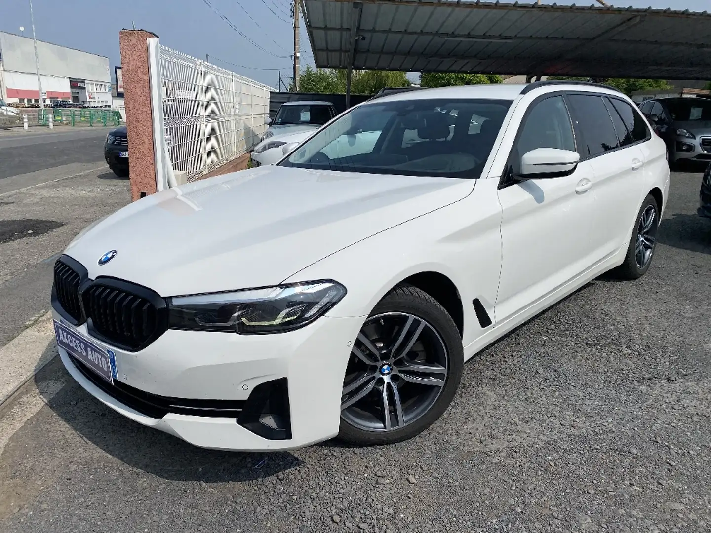 BMW 520 520d xDrive 190 ch BVA8 - 1