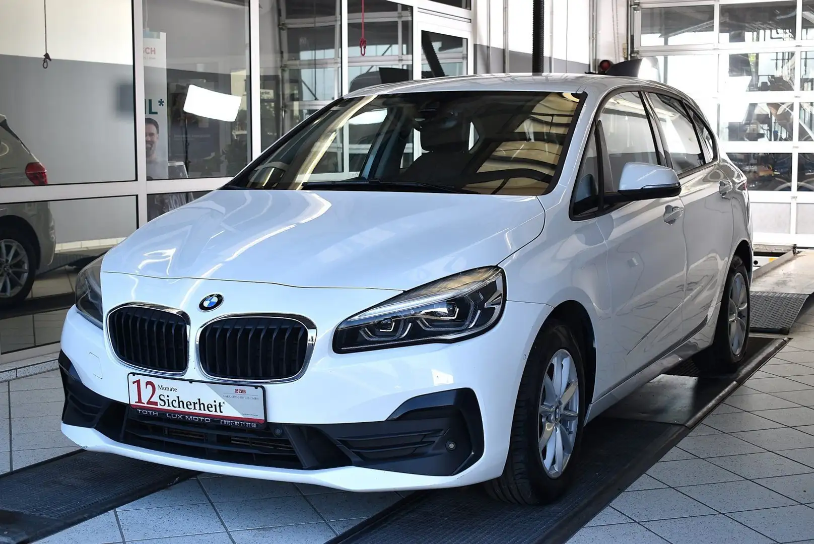 BMW 220 2er Active Tourer - 220d Advantage Automatik*LED Weiß - 1