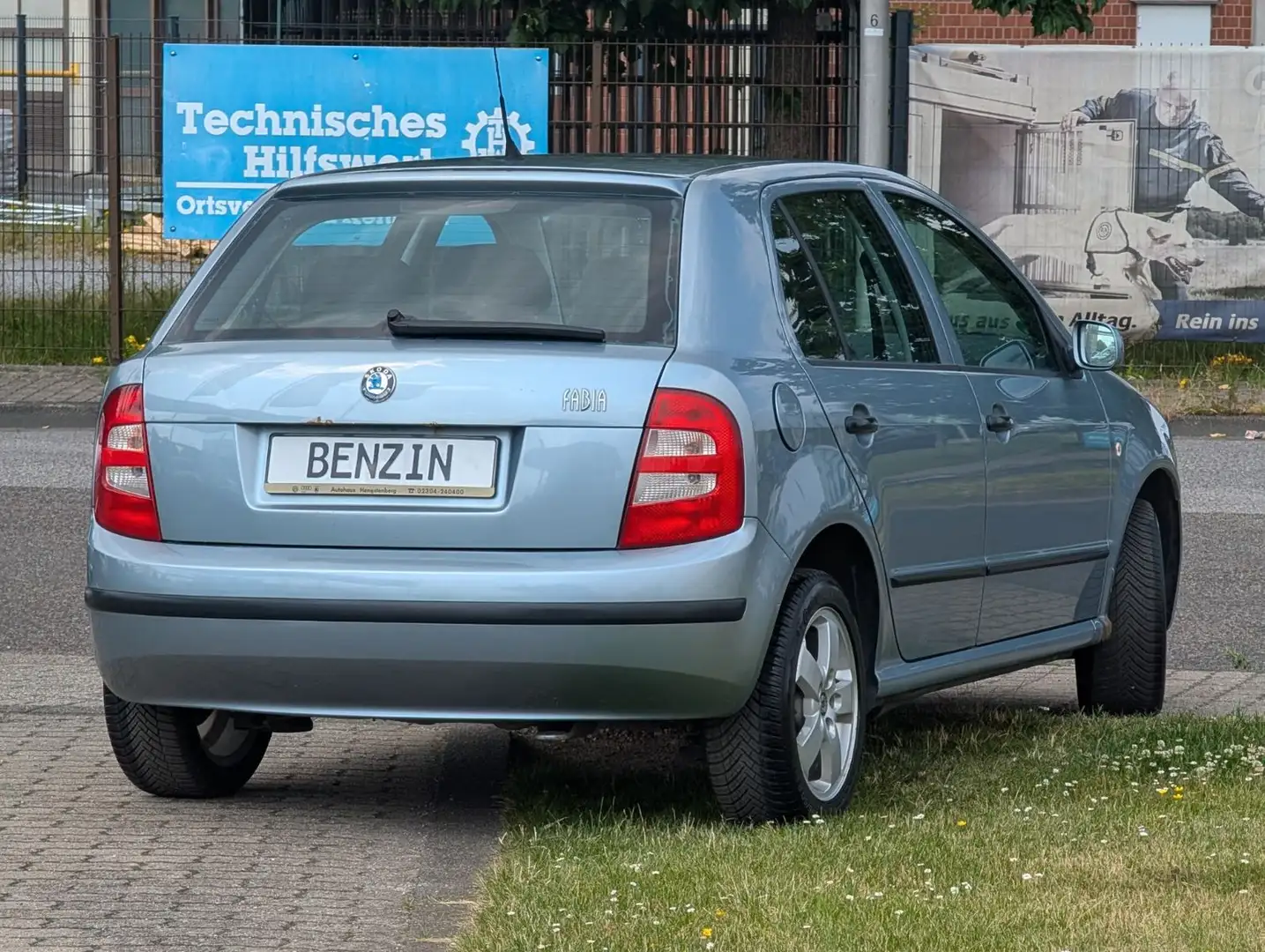 Skoda Fabia Comfort*KLIMA*ZV*RADIO-CD*ALUFELGEN !! Grau - 2