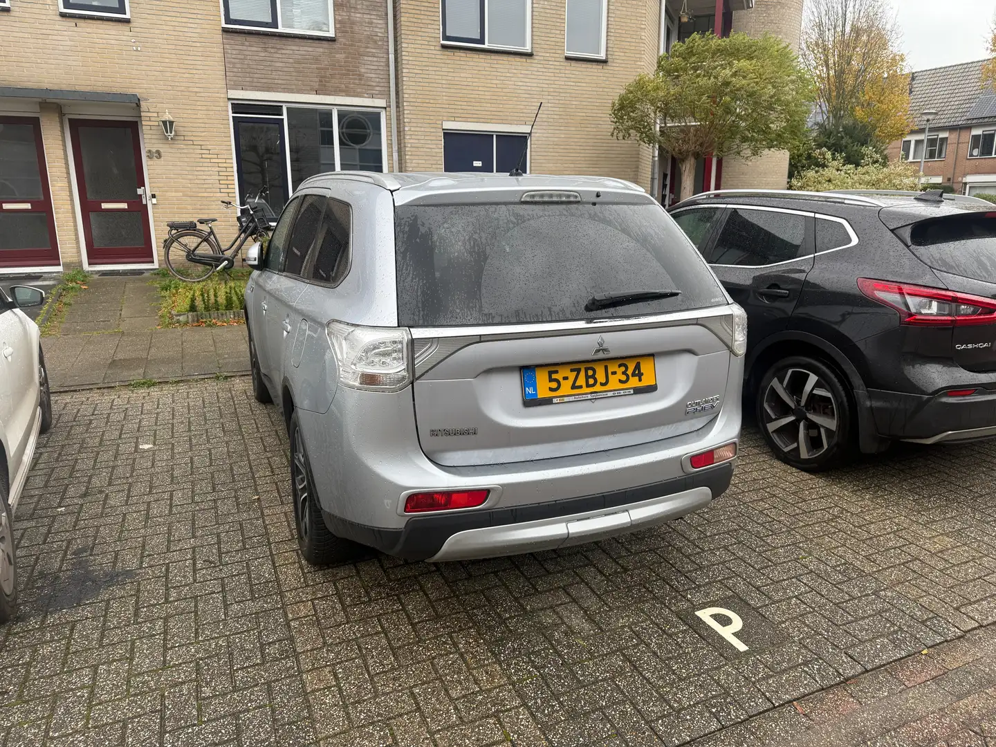 Mitsubishi Outlander - 2