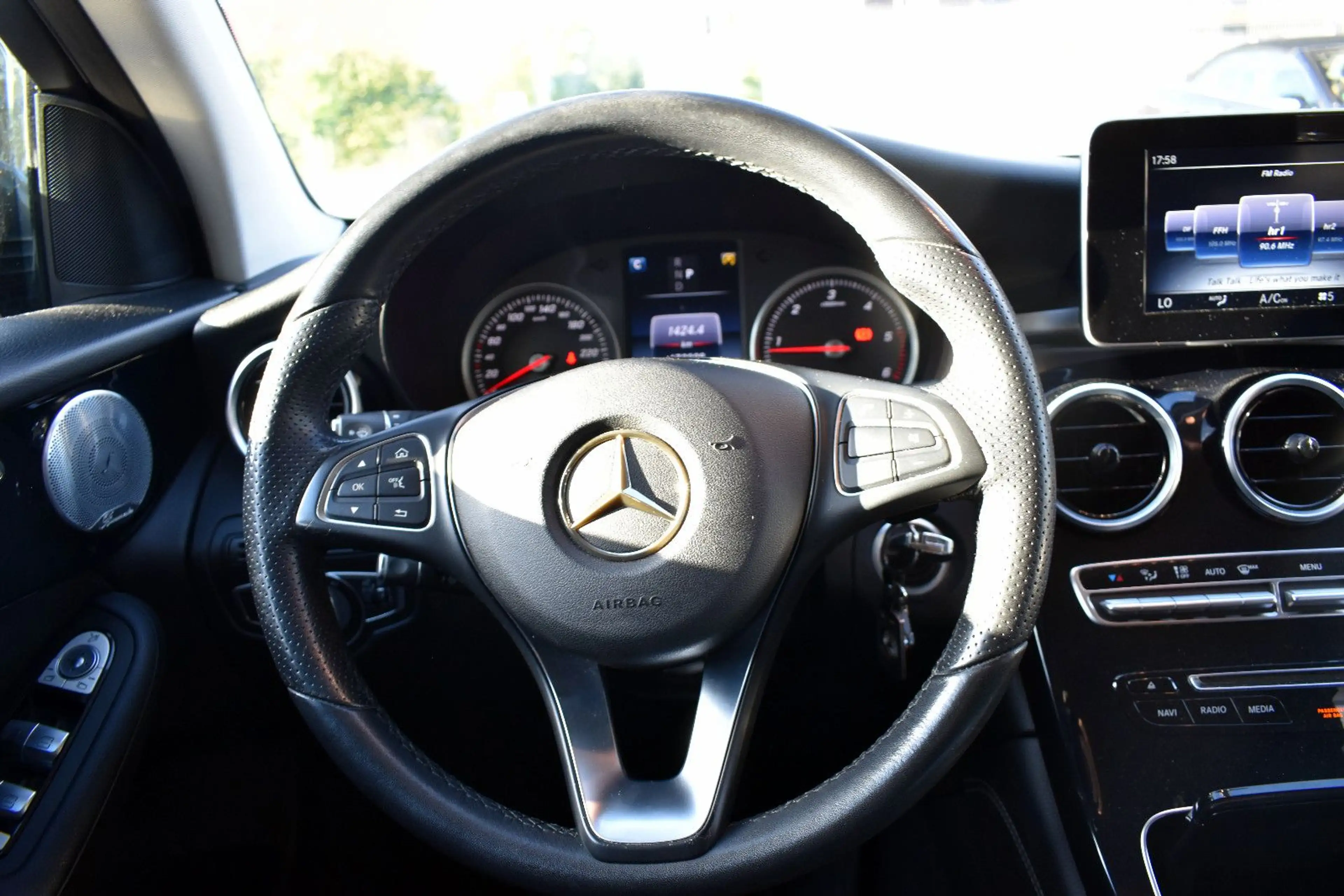 Mercedes-Benz GLC 250 d*4-Matic*Leder*Burmester*Navi*LED* — photo 9