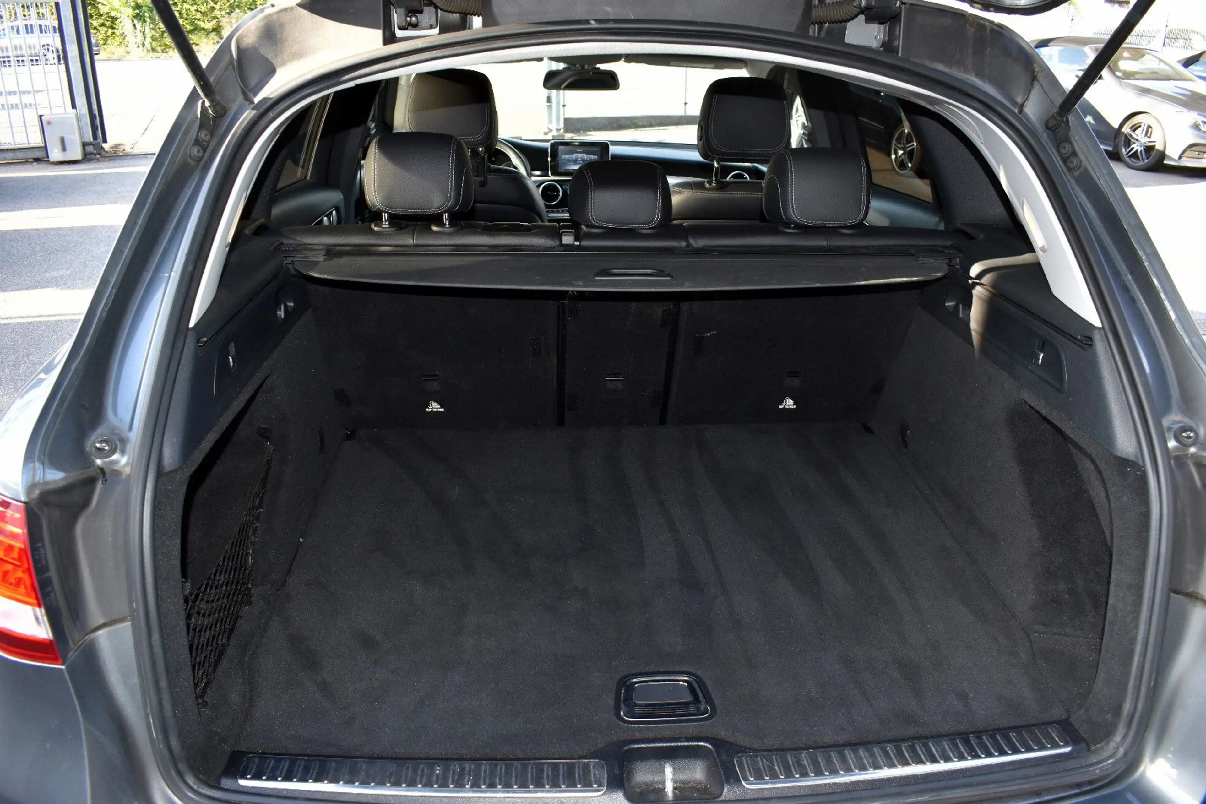 Mercedes-Benz GLC 250 d*4-Matic*Leder*Burmester*Navi*LED* — photo 13