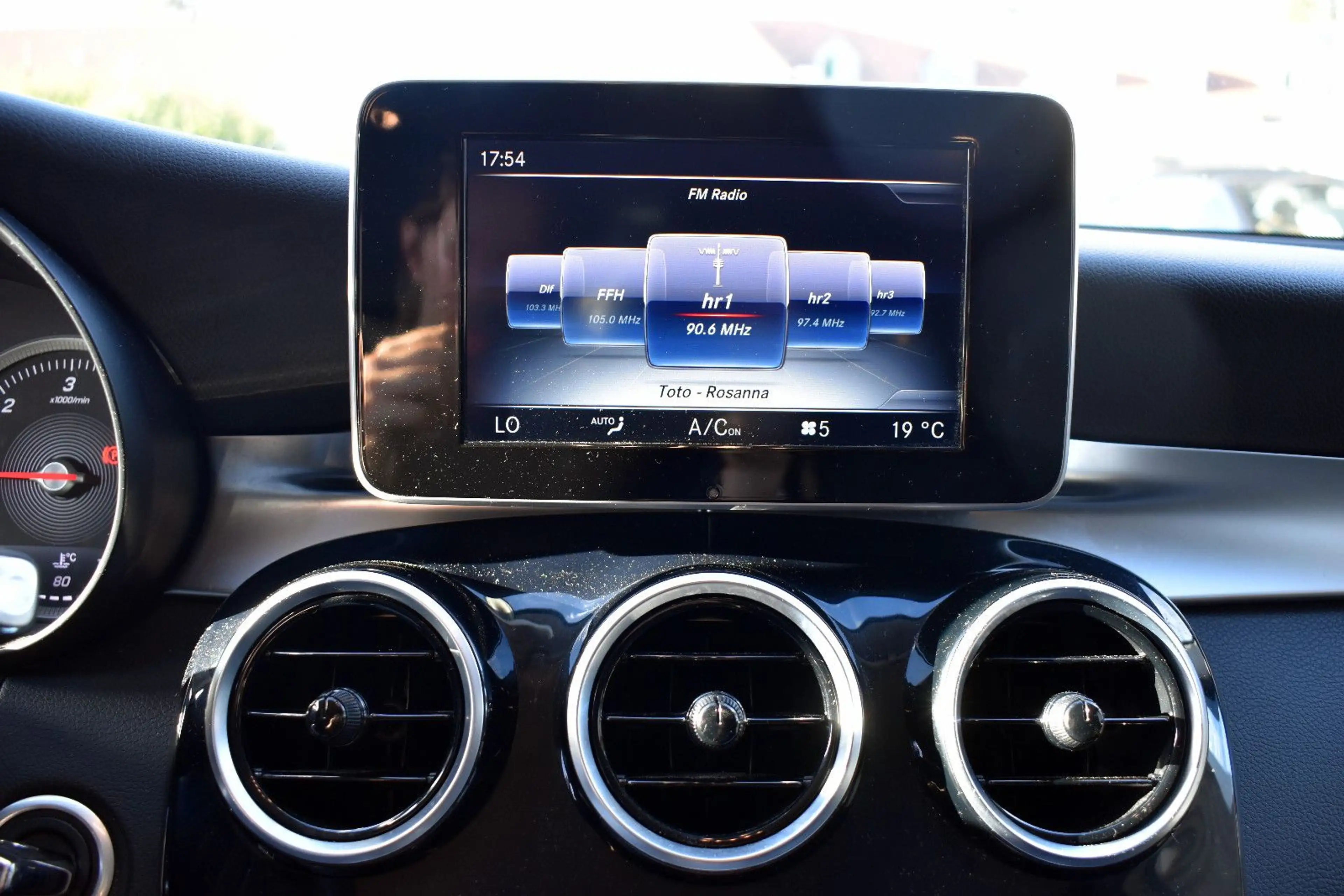 Mercedes-Benz GLC 250 d*4-Matic*Leder*Burmester*Navi*LED* — photo 11