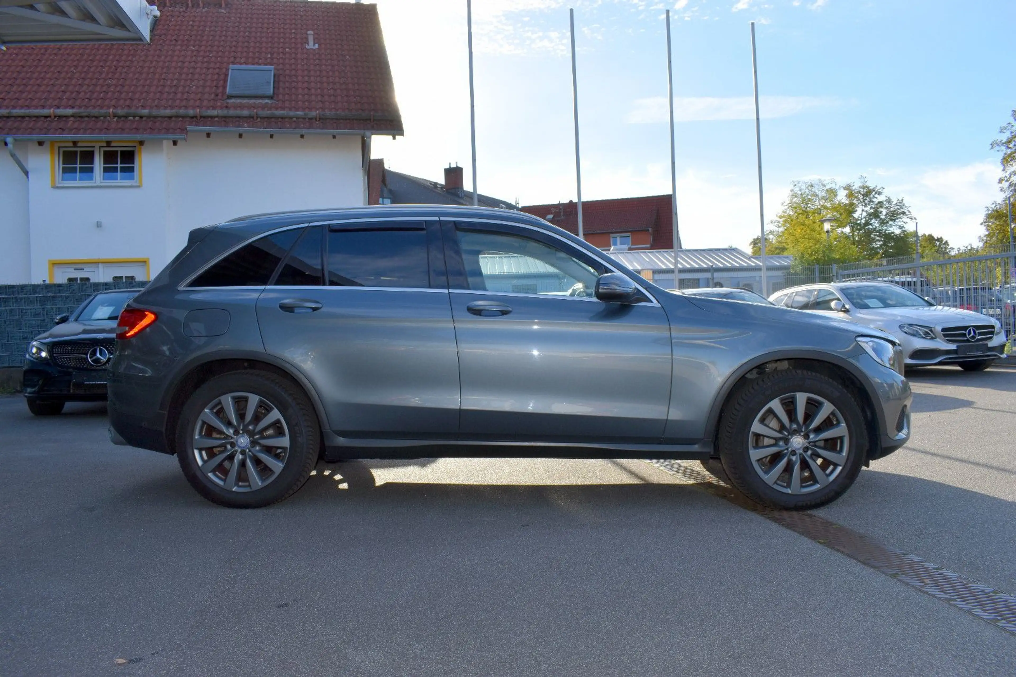 Mercedes-Benz GLC 250 d*4-Matic*Leder*Burmester*Navi*LED* — photo 3