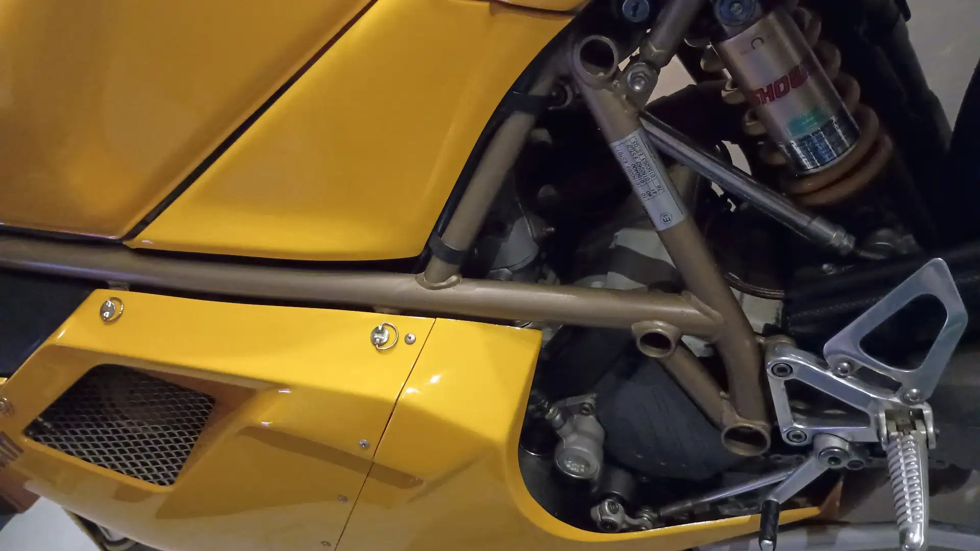 Ducati 916 s Galben - 1