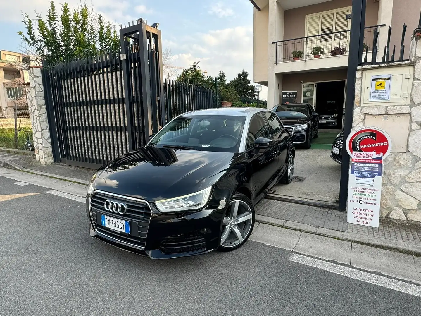 Audi A1 1.6 TDI 90 CV S tronic Negro - 1