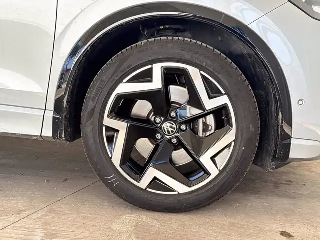 Volkswagen Tiguan view 15