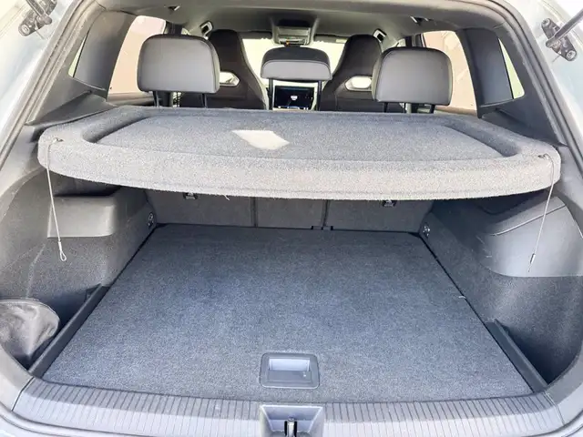 Volkswagen Tiguan view 12