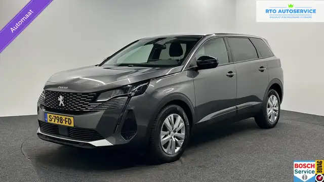 Peugeot 5008 main image