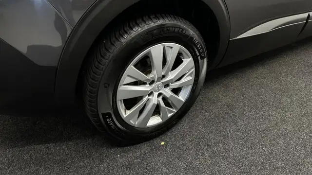 Peugeot 5008 view 10