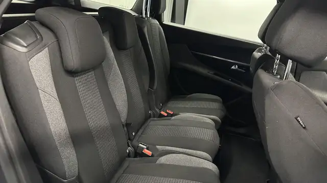 Peugeot 5008 view 14
