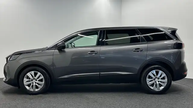 Peugeot 5008 view 8