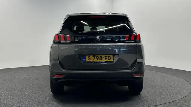 Peugeot 5008 view 7