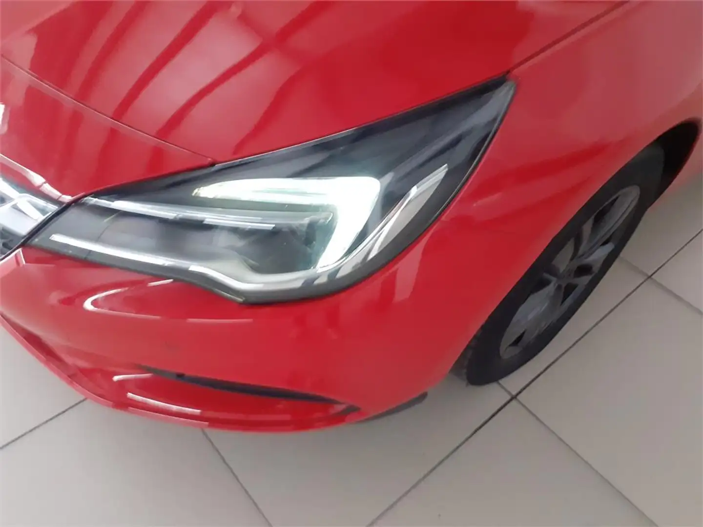 Opel Astra 1.4 T Excellence Rojo - 2