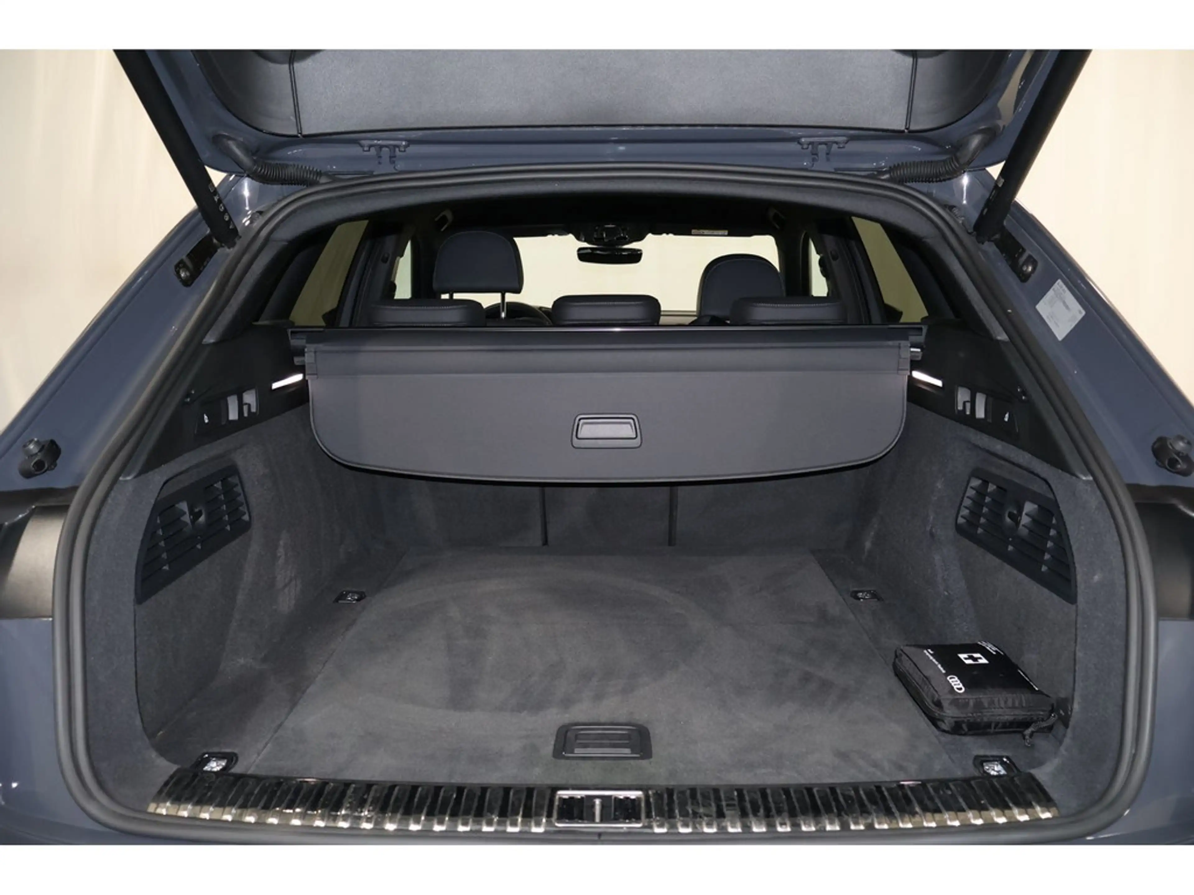 Audi Q8 e-tron 50 quattro S line Matrix*PDC*R-Kamera * — photo 7