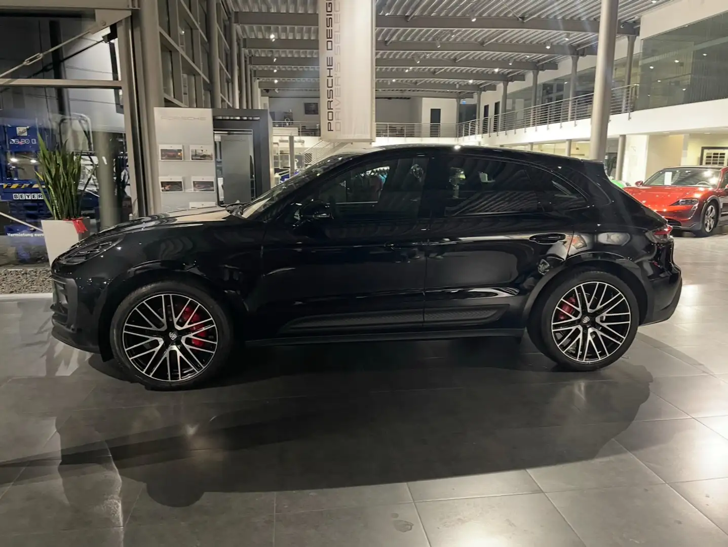 Porsche Macan S Schwarz - 1