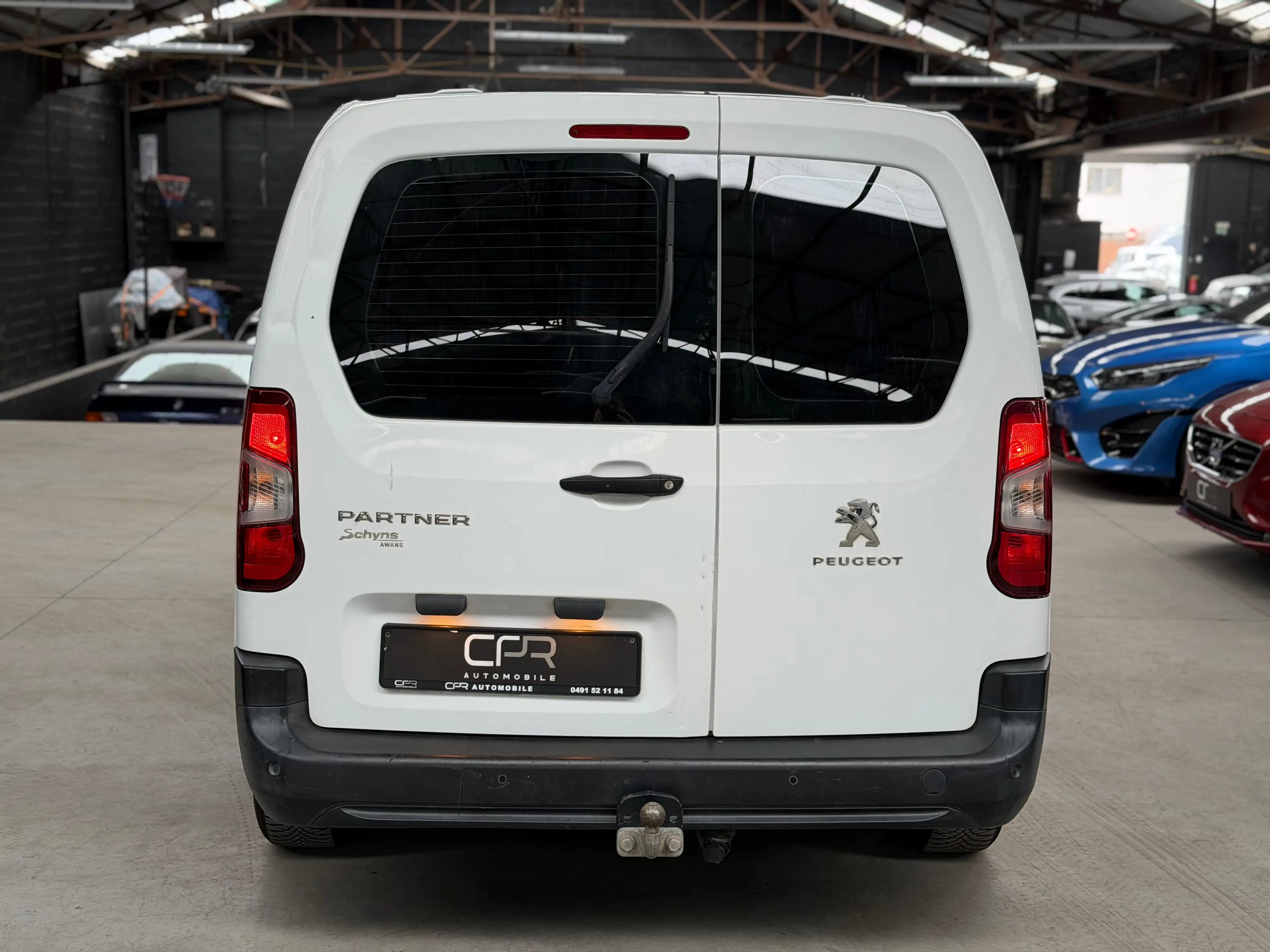 Peugeot Partner 1.2i * 5 PLACES * UTILITAIRE * GPS * RADAR AR — photo 5