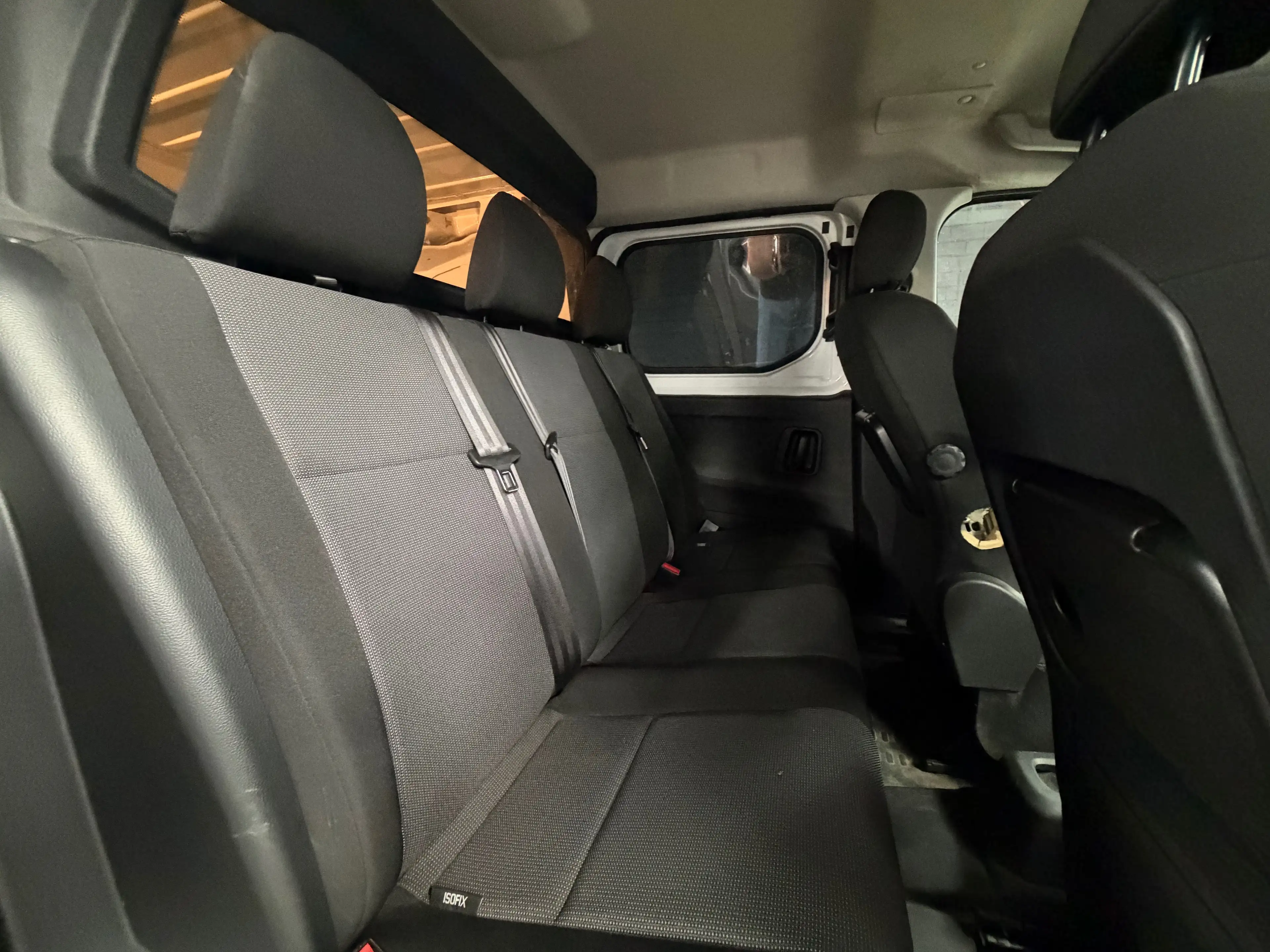 Peugeot Partner 1.2i * 5 PLACES * UTILITAIRE * GPS * RADAR AR — photo 12