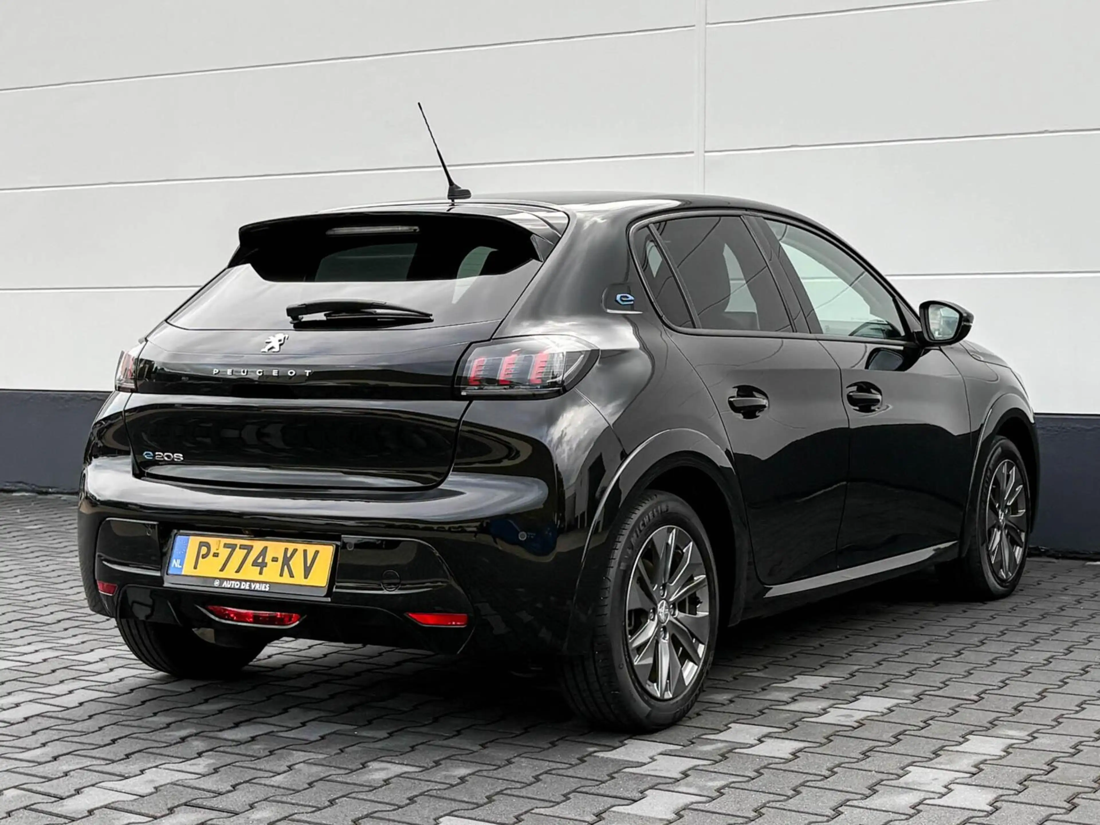 Peugeot e-208 EV Allure Pack 50 kWh 3-fase | SOH 92% | Navigatie — photo 3