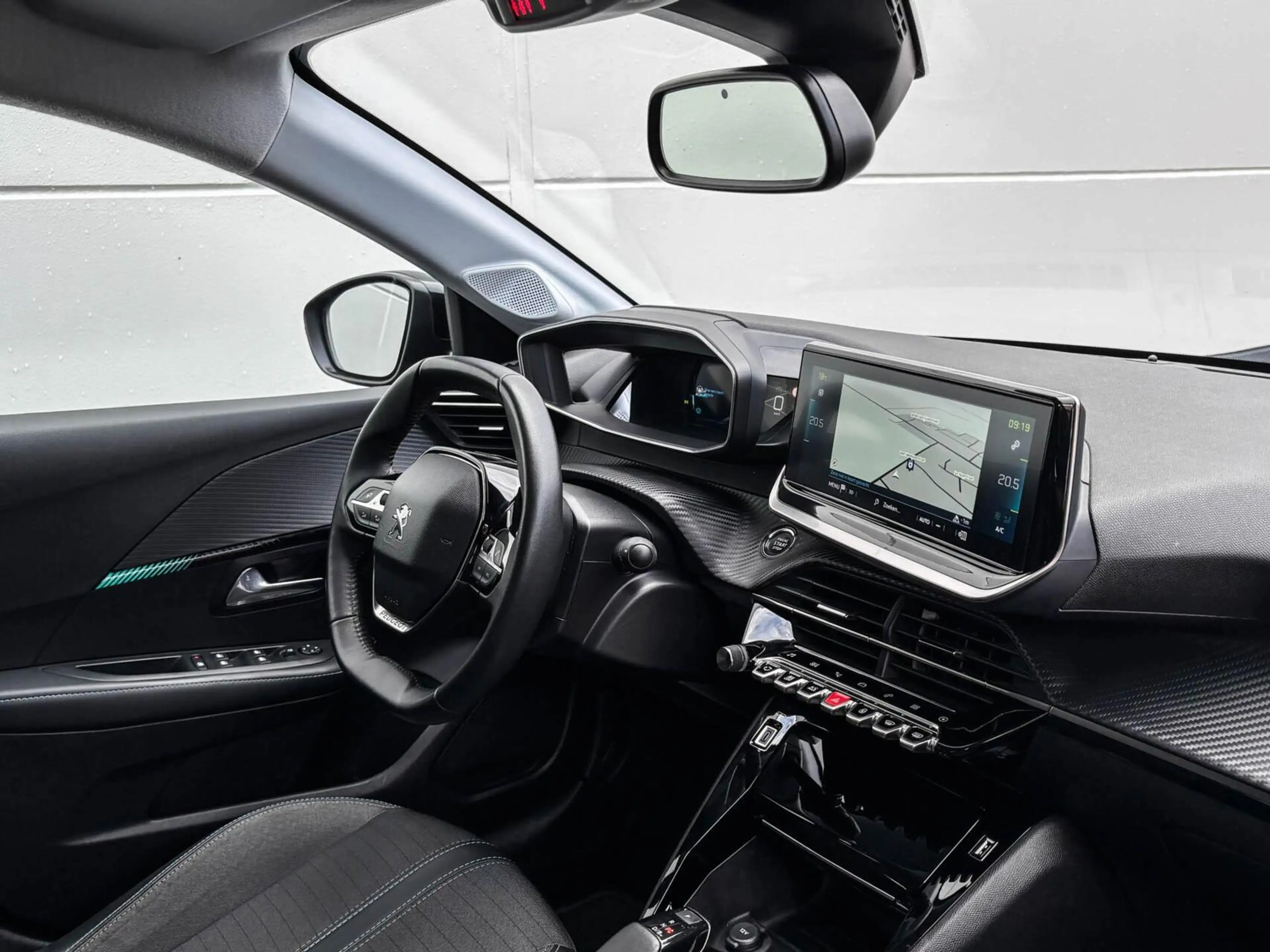 Peugeot e-208 EV Allure Pack 50 kWh 3-fase | SOH 92% | Navigatie — photo 38