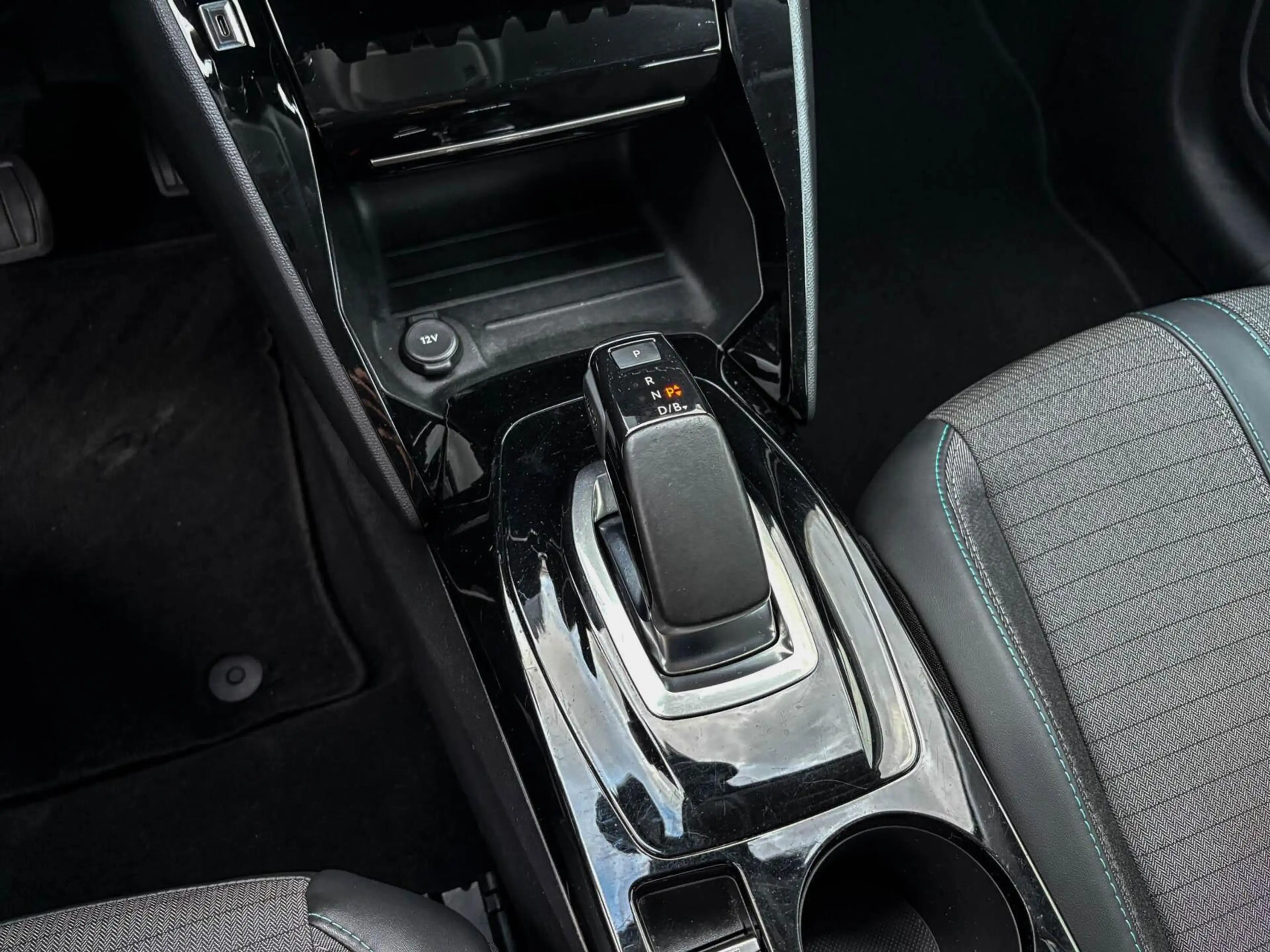 Peugeot e-208 EV Allure Pack 50 kWh 3-fase | SOH 92% | Navigatie — photo 12