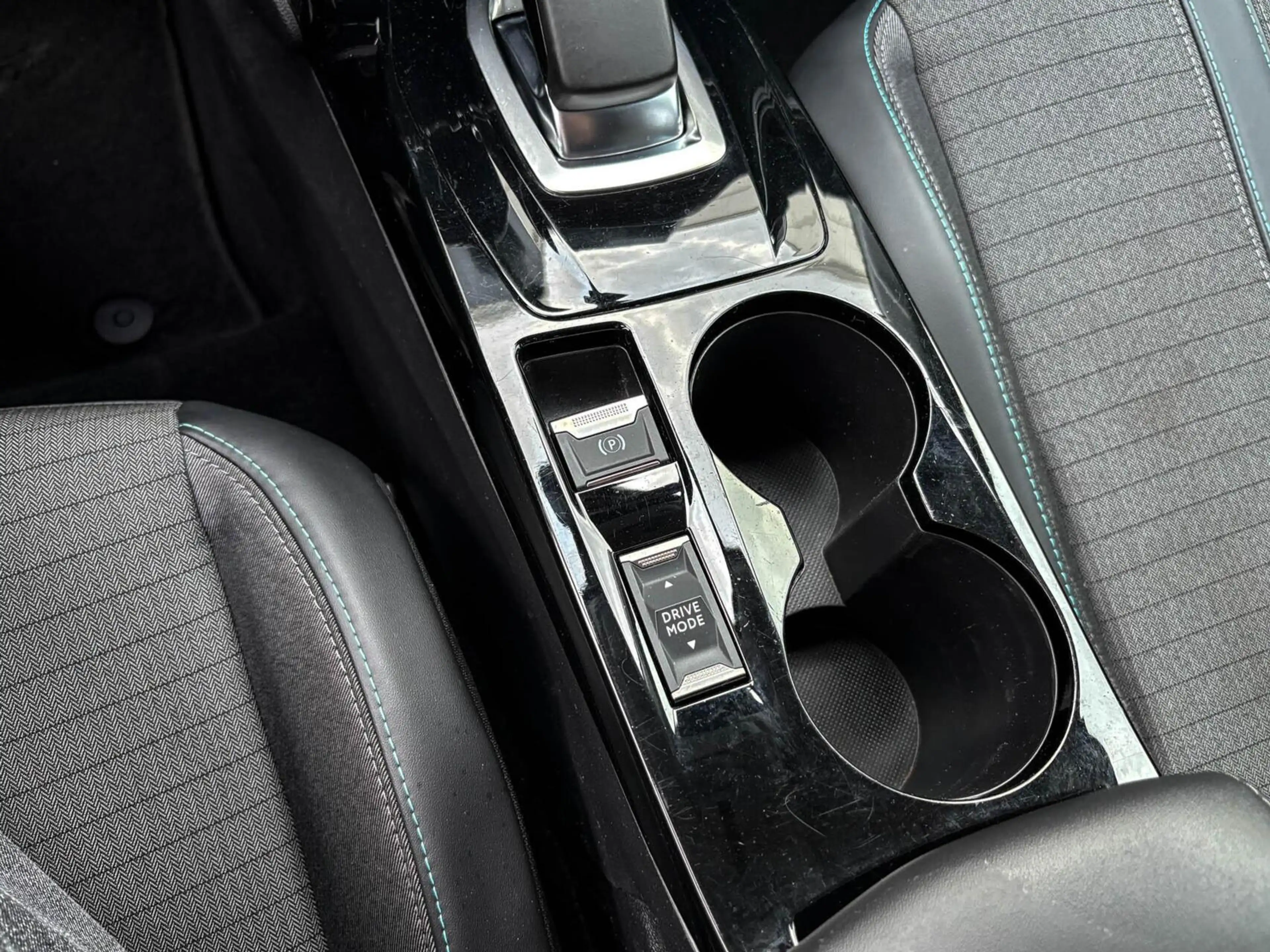 Peugeot e-208 EV Allure Pack 50 kWh 3-fase | SOH 92% | Navigatie — photo 32