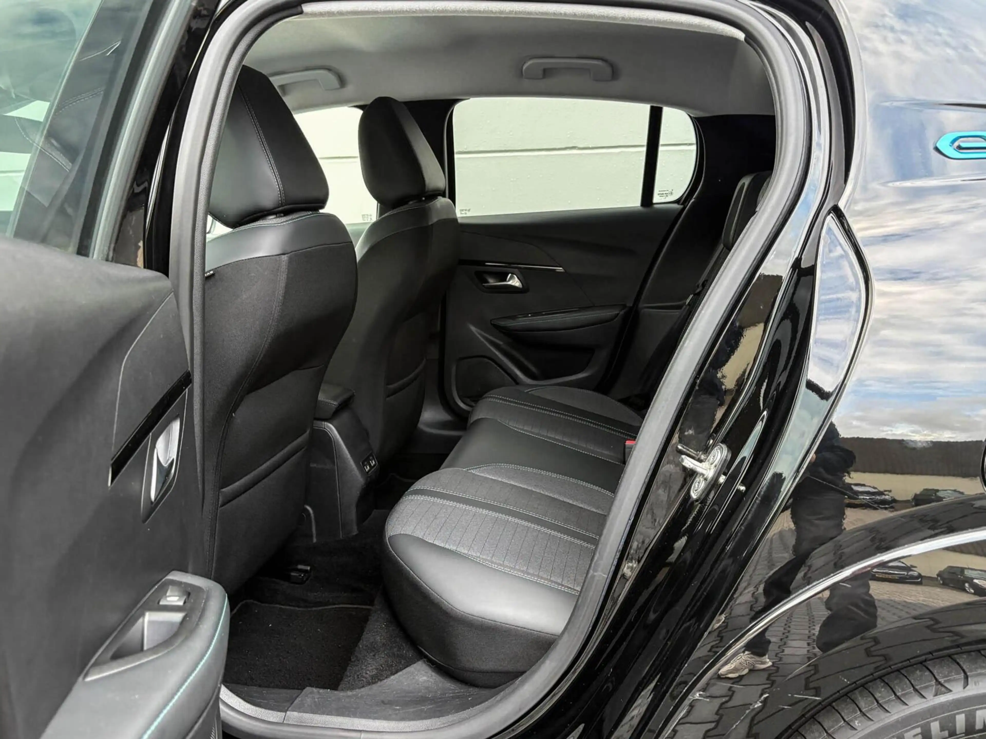 Peugeot e-208 EV Allure Pack 50 kWh 3-fase | SOH 92% | Navigatie — photo 8