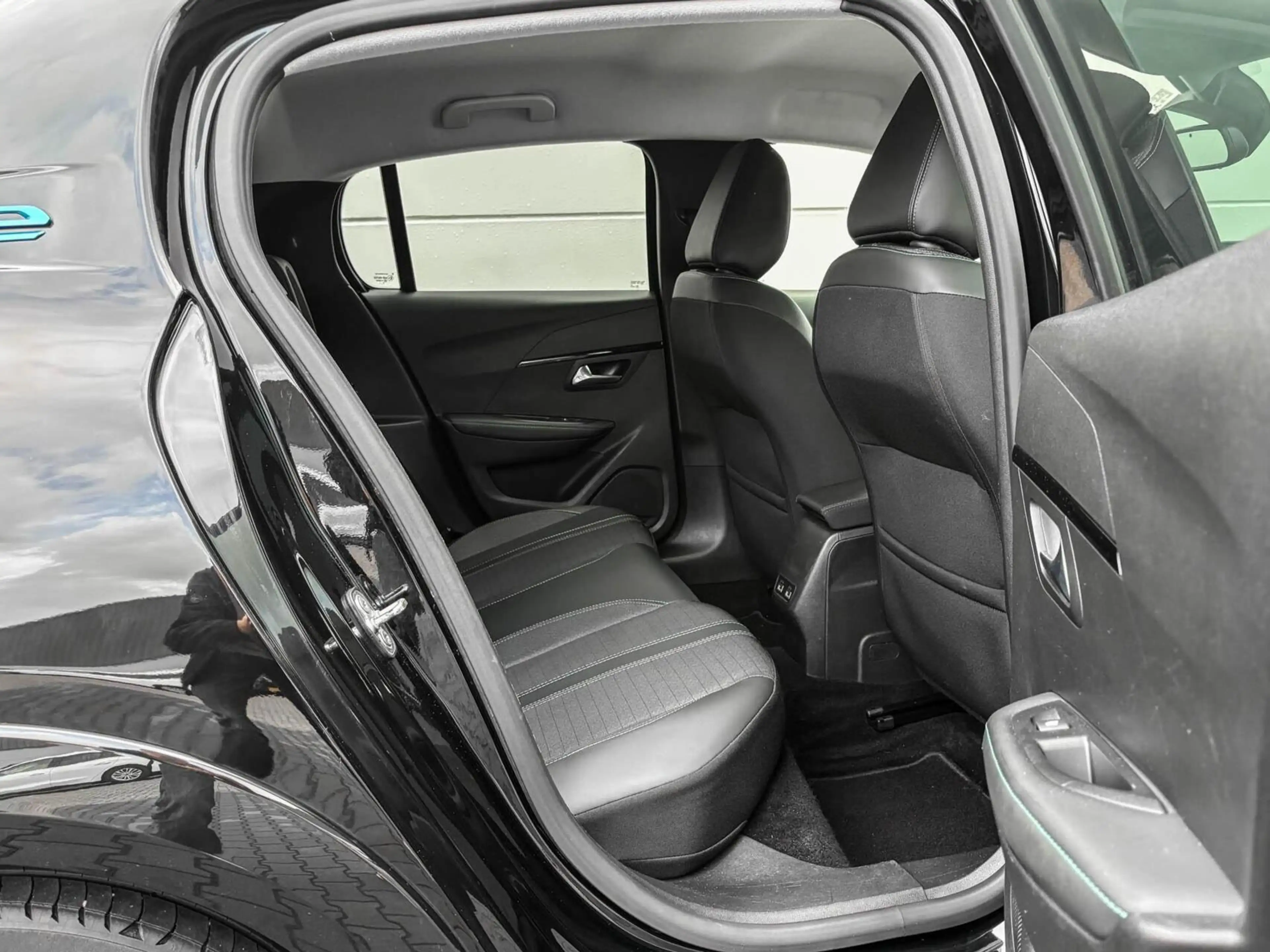 Peugeot e-208 EV Allure Pack 50 kWh 3-fase | SOH 92% | Navigatie — photo 19