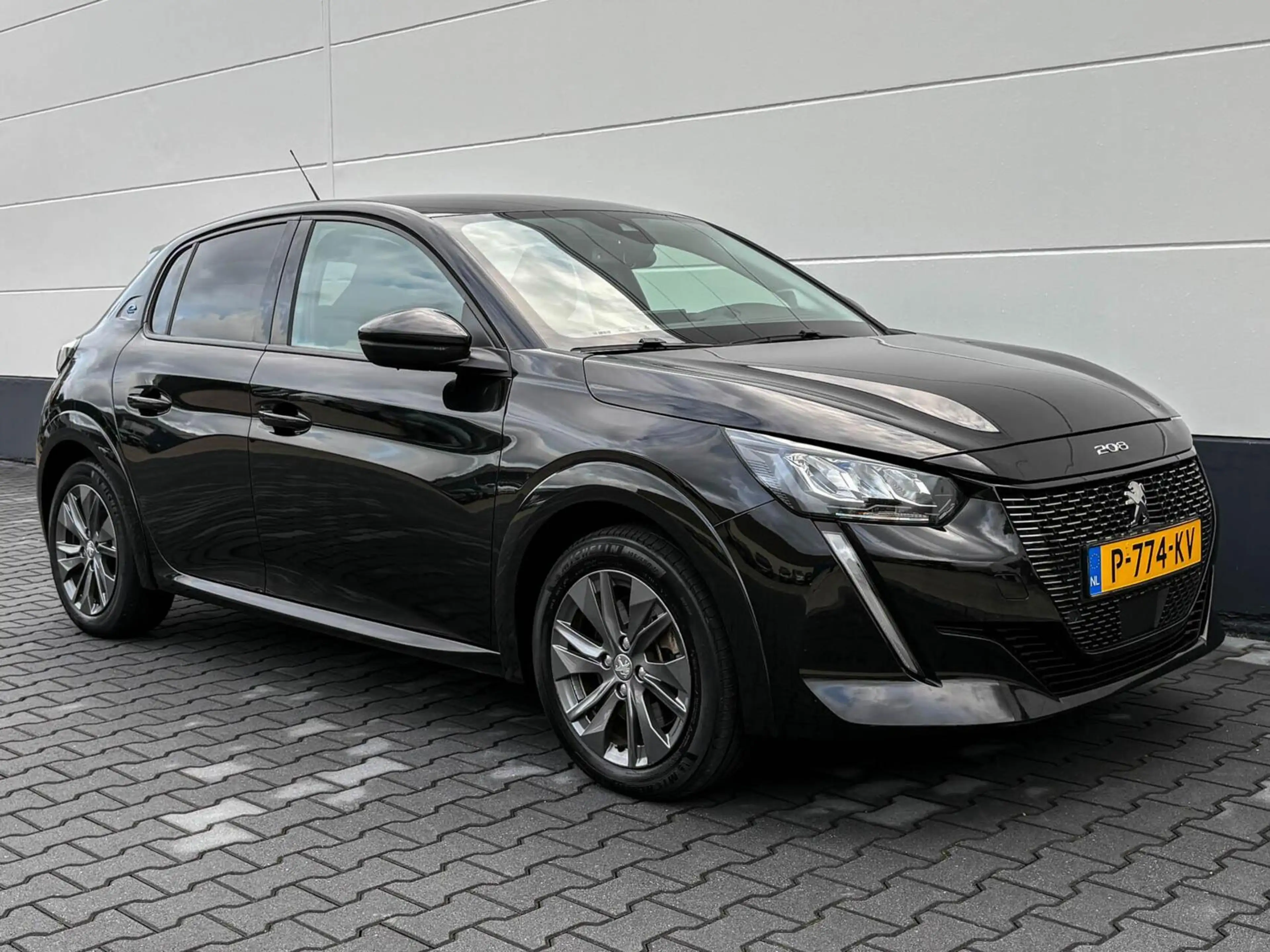Peugeot e-208 EV Allure Pack 50 kWh 3-fase | SOH 92% | Navigatie — photo 14