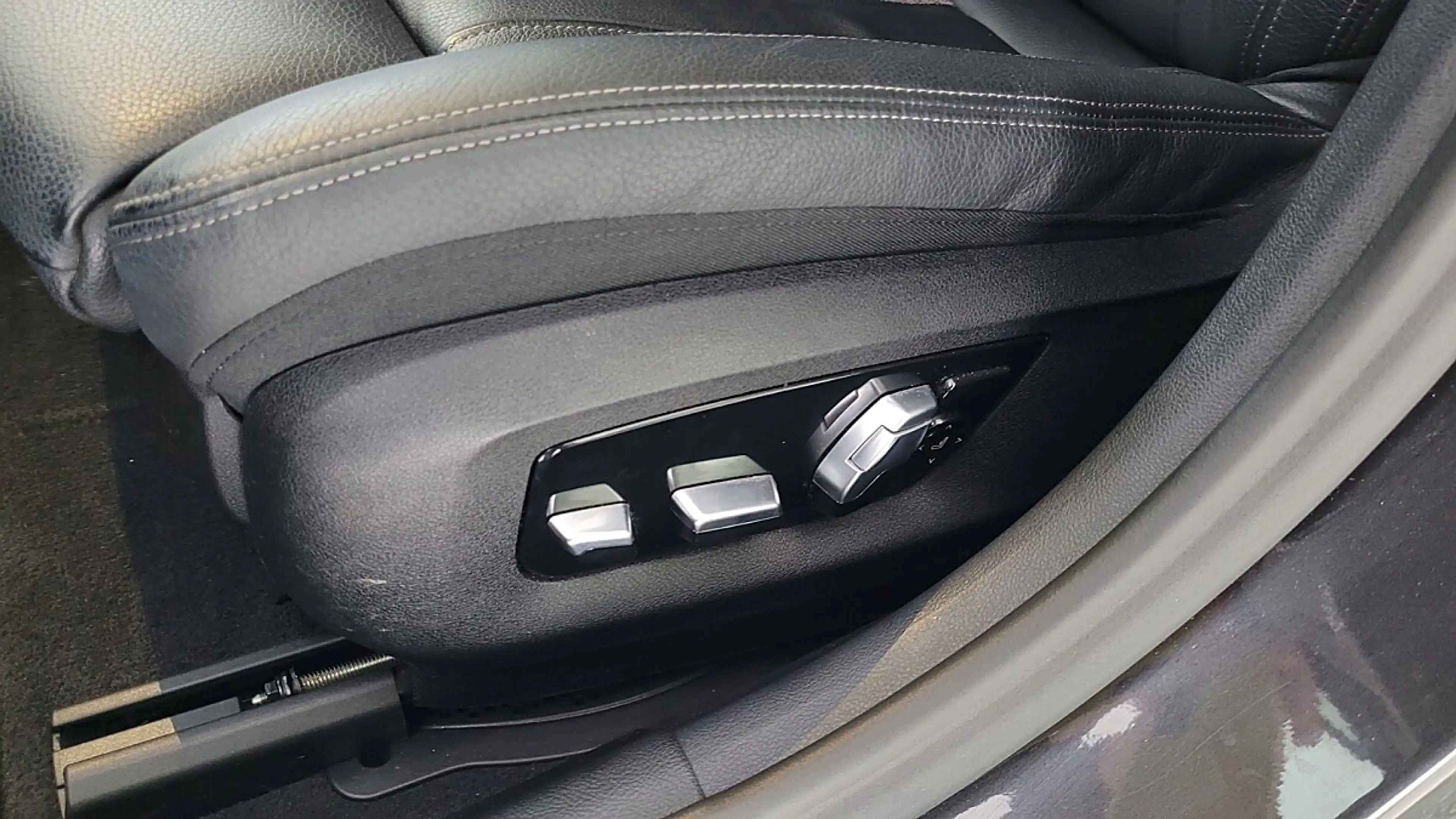 BMW 530 e xDrive Touring Aut. — photo 6