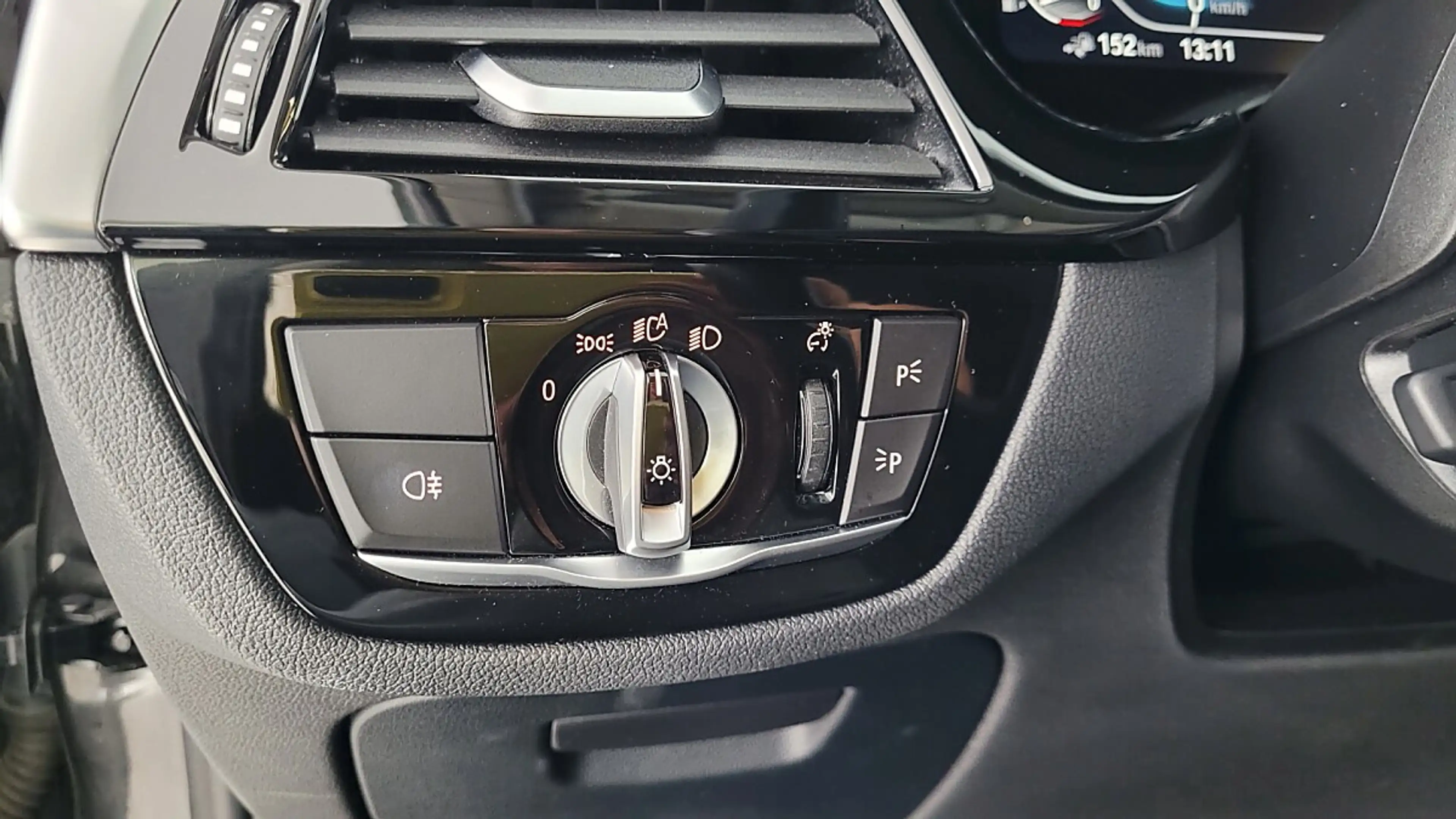 BMW 530 e xDrive Touring Aut. — photo 13