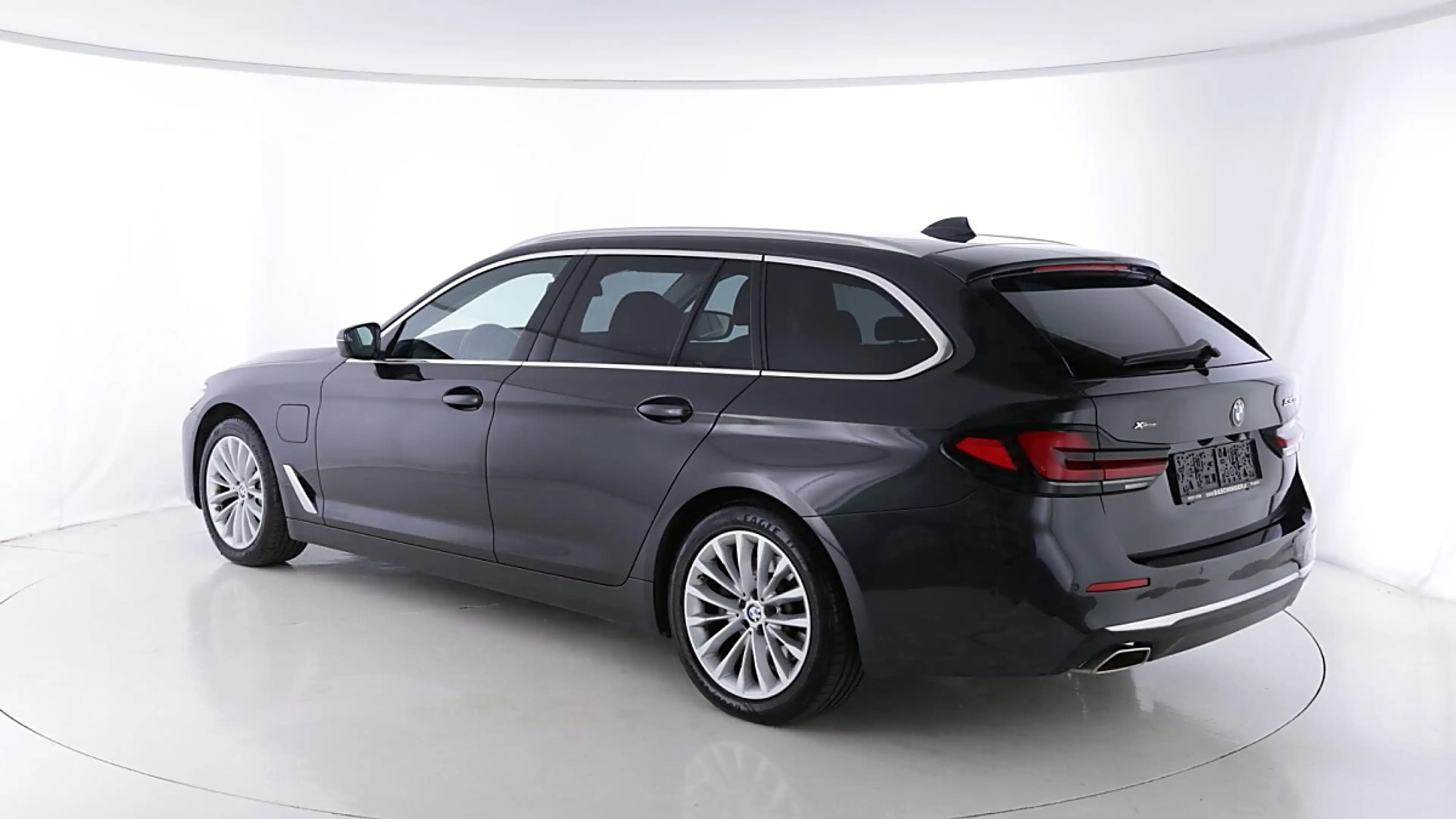 BMW 530 e xDrive Touring Aut. — photo 3