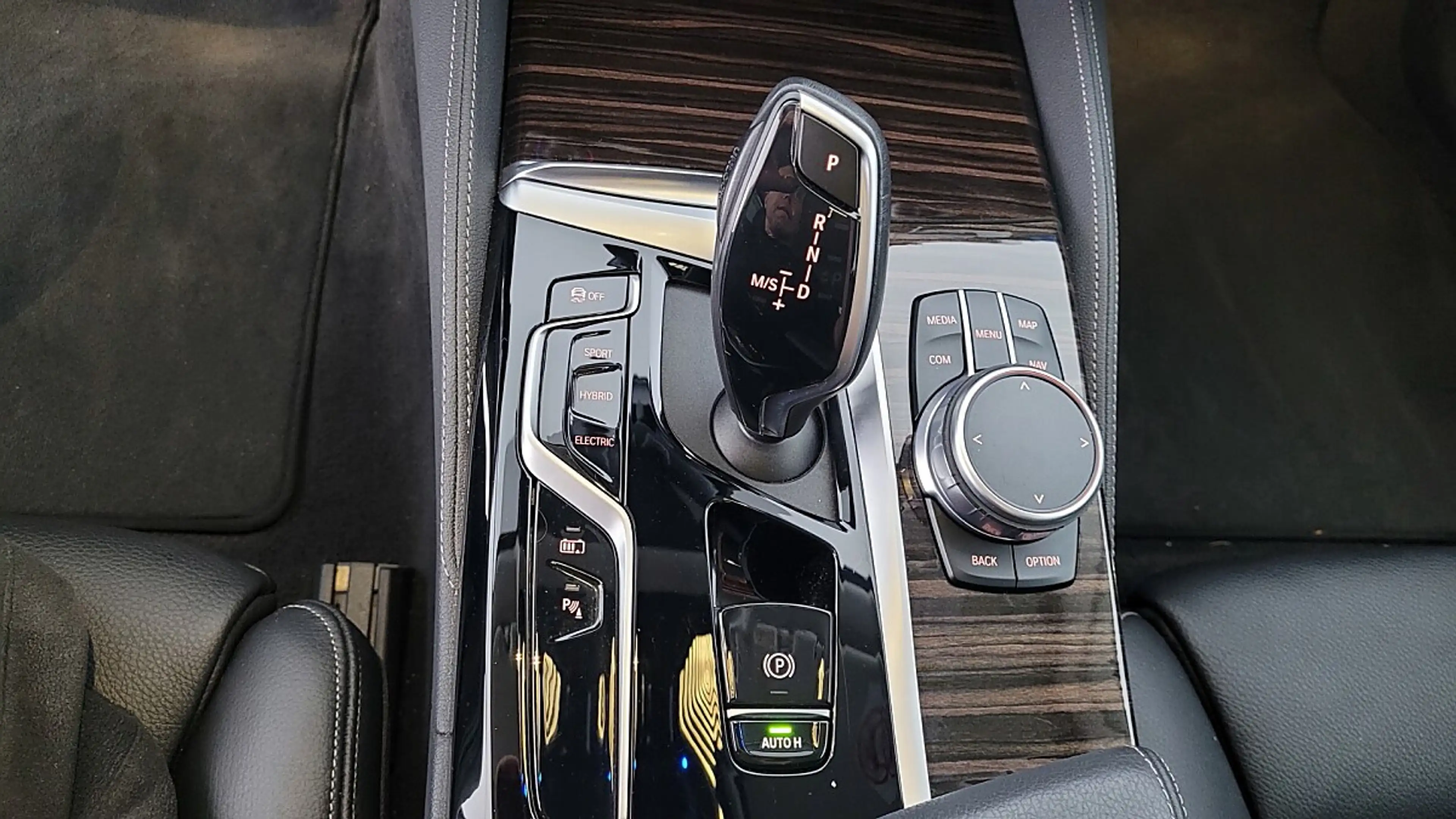 BMW 530 e xDrive Touring Aut. — photo 9