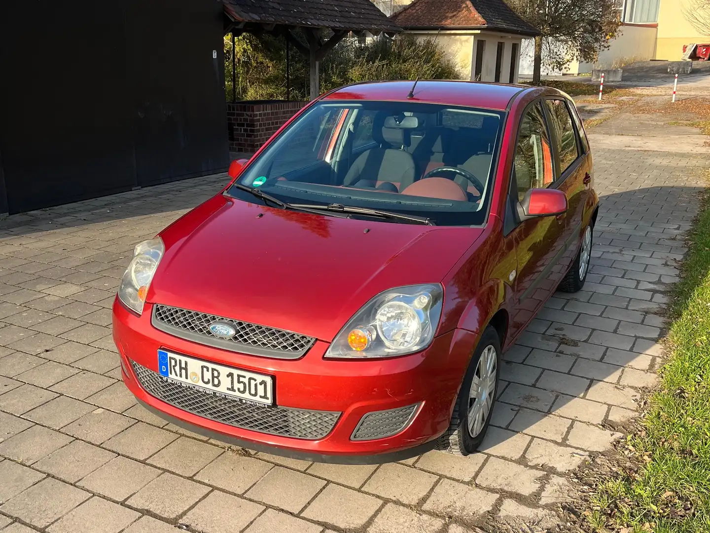 Ford Fiesta Fiesta 1.4 Top gepflegt Orange - 2