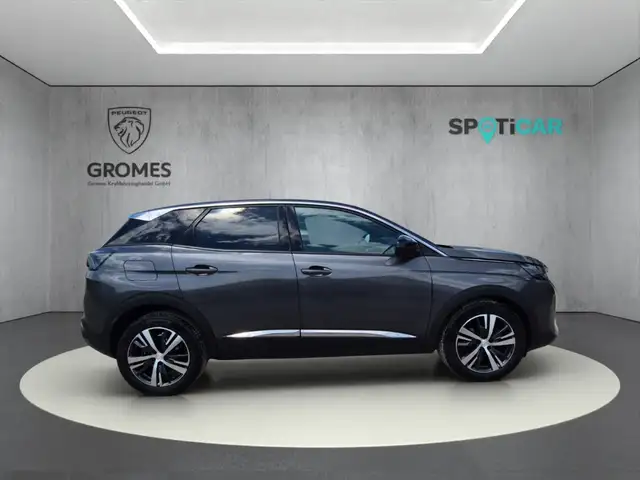 Peugeot 3008 view 2