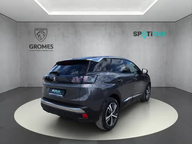 Peugeot 3008 view 3