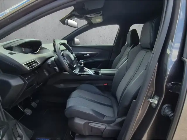 Peugeot 3008 view 9