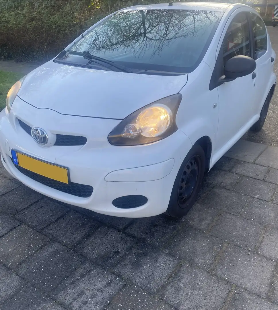 Toyota Aygo 1.0-12V 5 deurs (Wit) Beyaz - 1