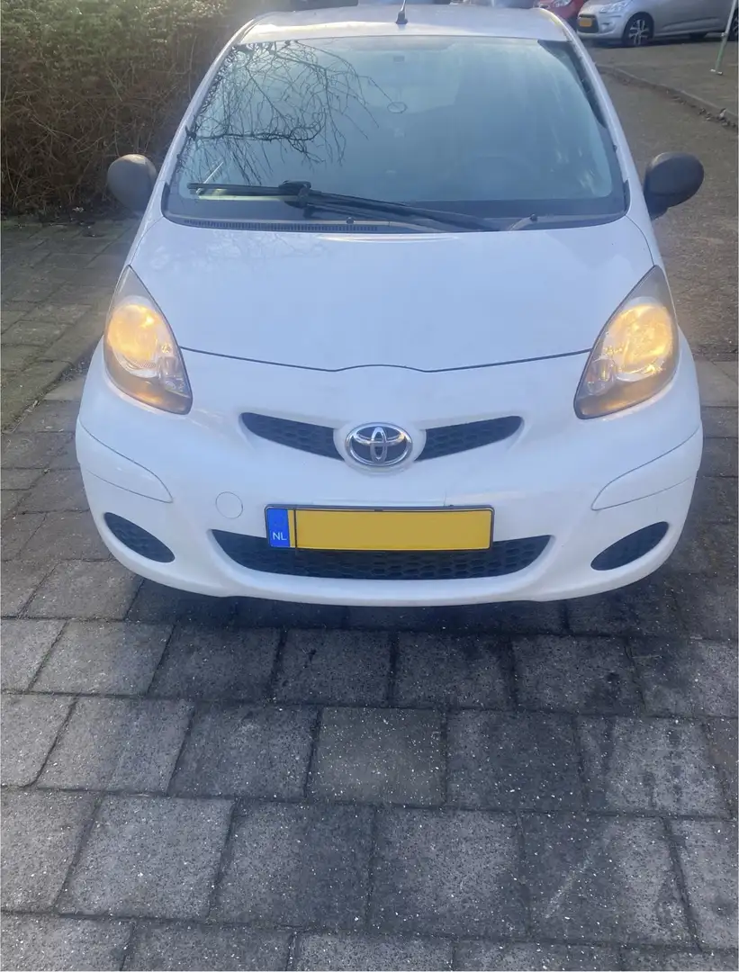 Toyota Aygo 1.0-12V 5 deurs (Wit) Beyaz - 2