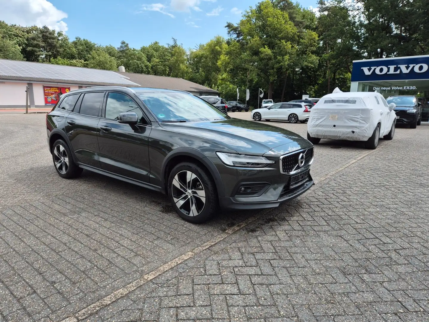 Volvo V60 Cross Country Pro AWD B4 Diesel Grau - 1