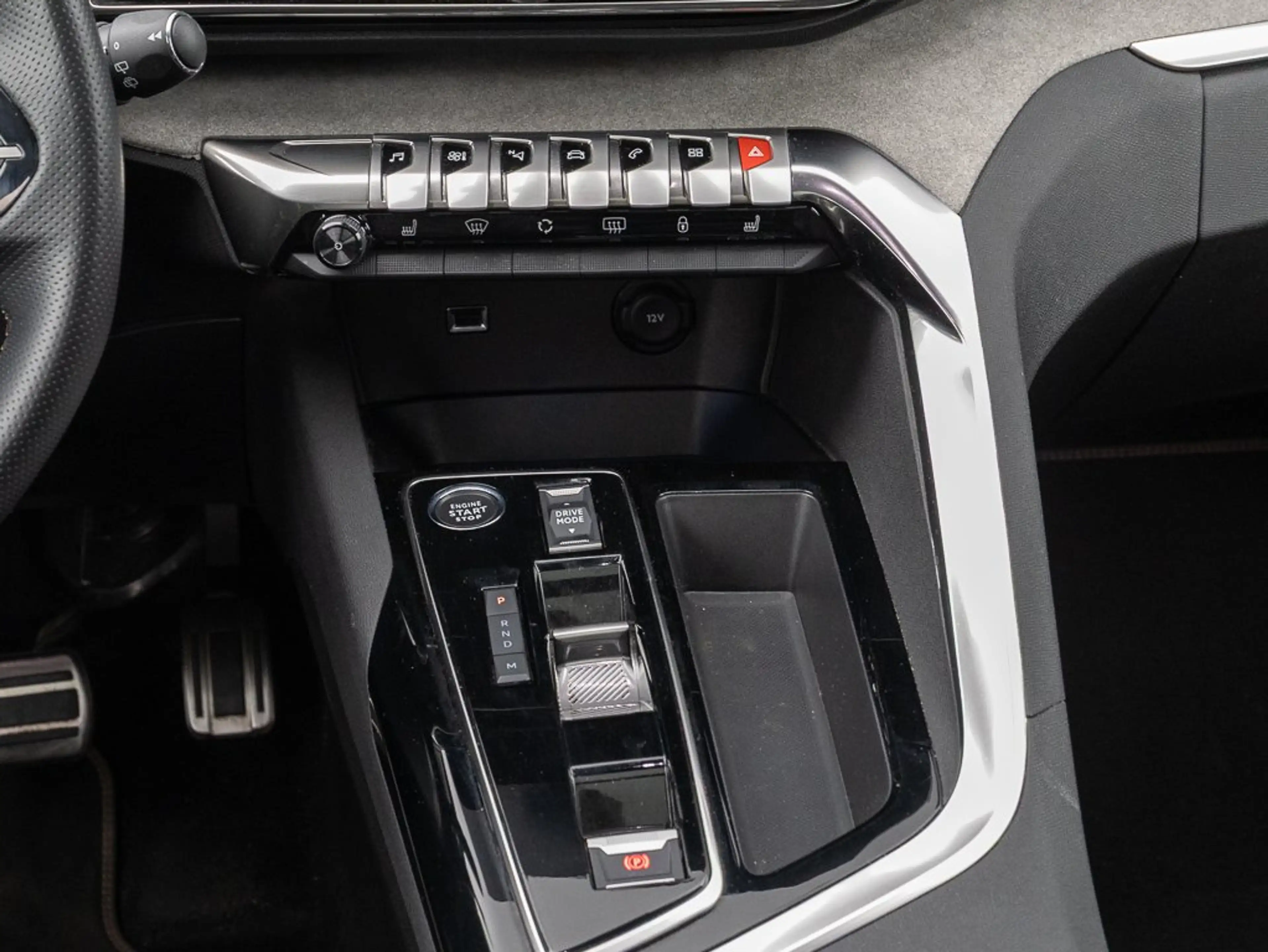 Peugeot 5008 GT 136 +PANO+elHKKL+SHZ+RFK+Full-LED+ — photo 9