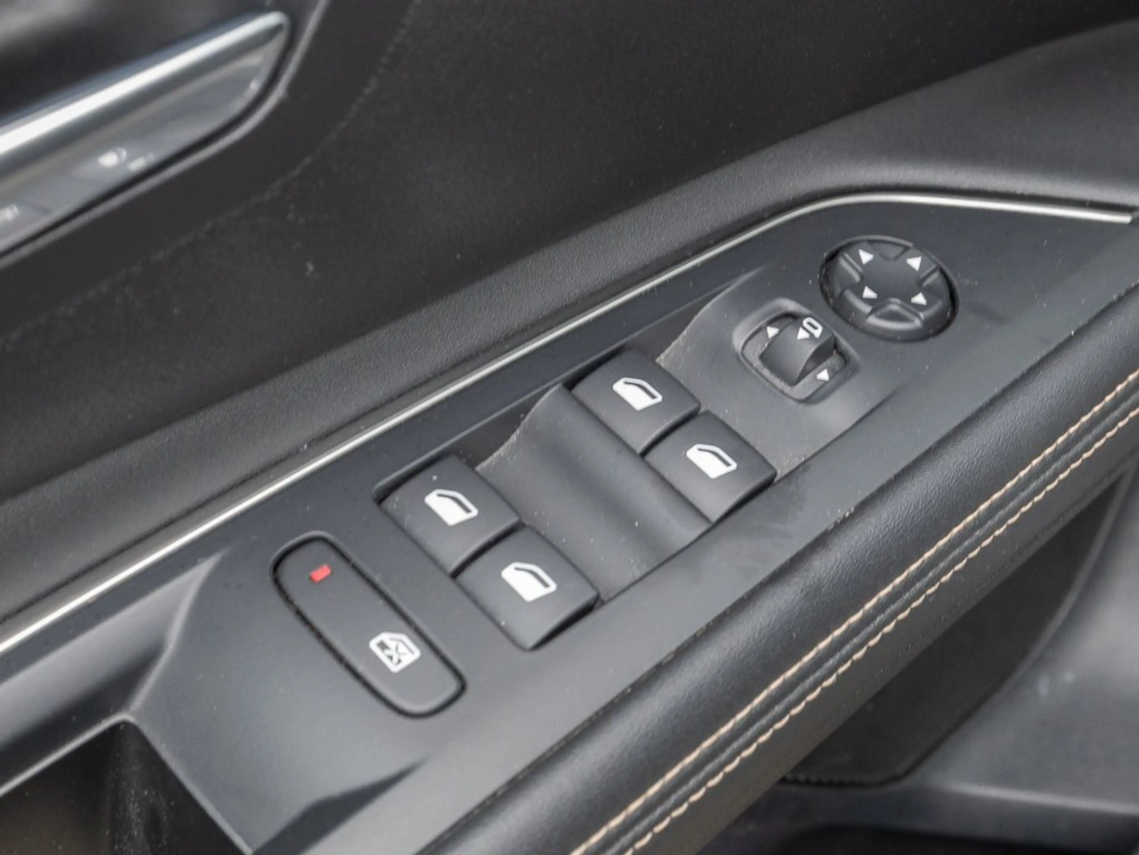 Peugeot 5008 GT 136 +PANO+elHKKL+SHZ+RFK+Full-LED+ — photo 5