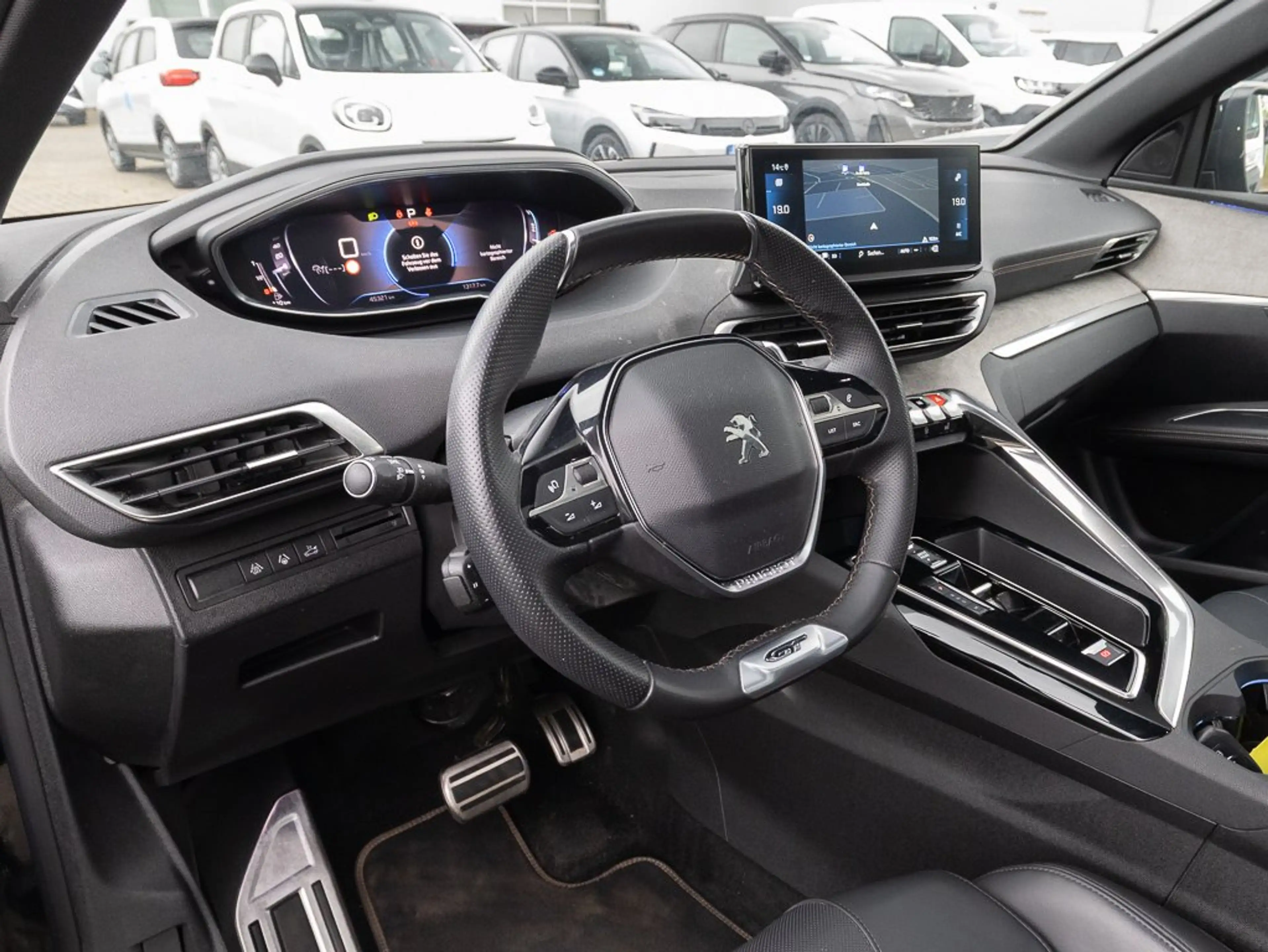 Peugeot 5008 GT 136 +PANO+elHKKL+SHZ+RFK+Full-LED+ — photo 4
