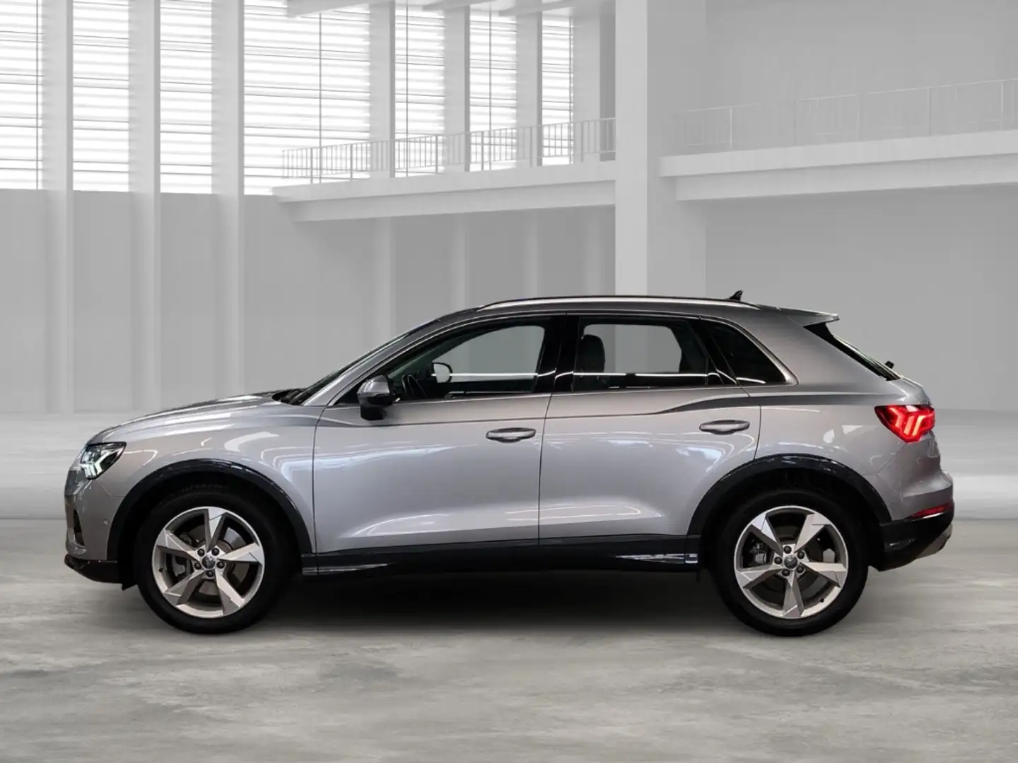 Audi Q3 advanced 40 2.0 TFSI quattro S-tronic AHK-klappbar Silber - 2