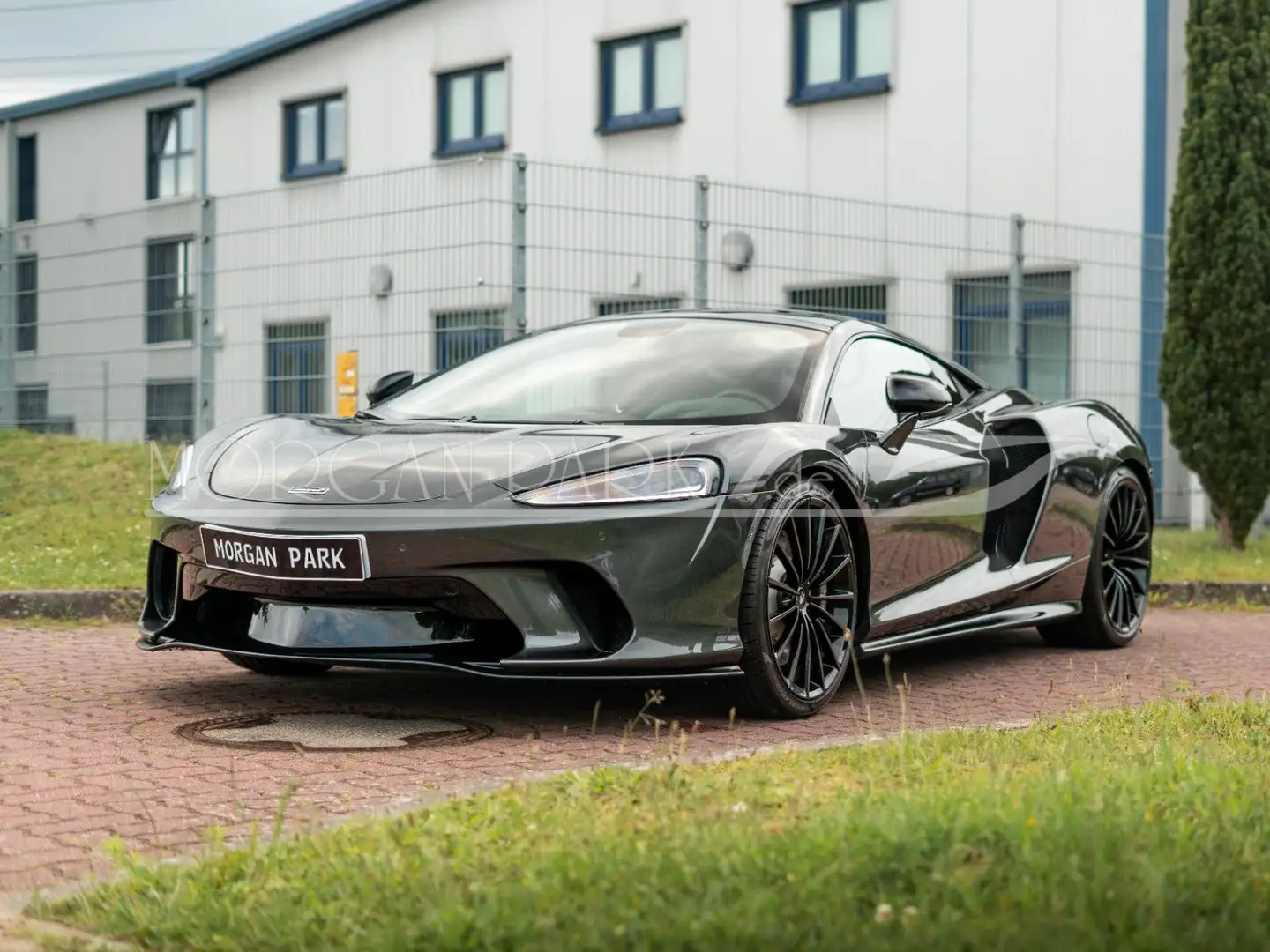 McLaren GT *Storm Grey Metallic* + MwSt. + Sportauspuff Grau - 1